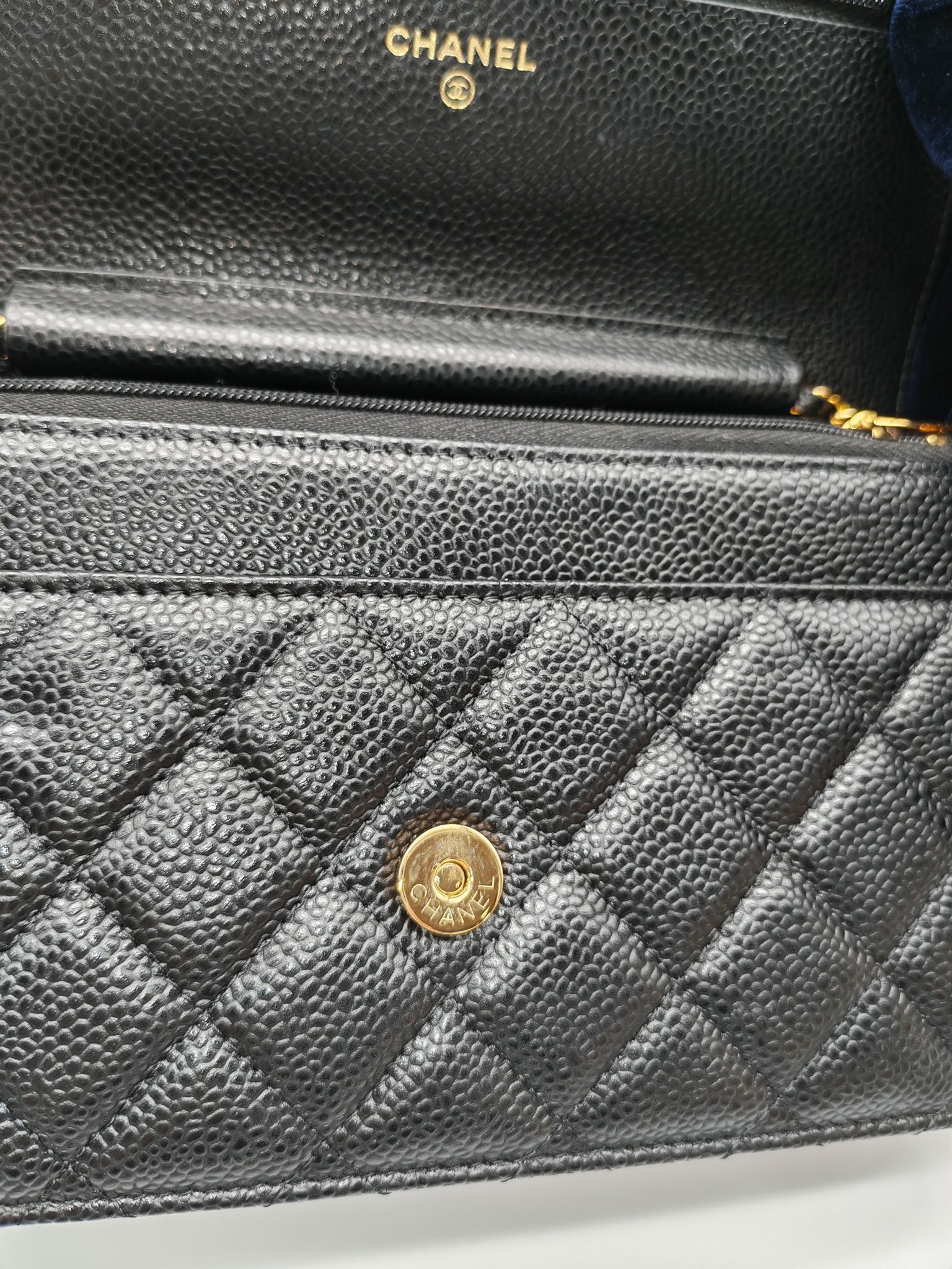 Classic Wallet on Chain Black Caviar in Gold Hardware Microchip(G3****13) | Purse Maison Luxury Bags Shop