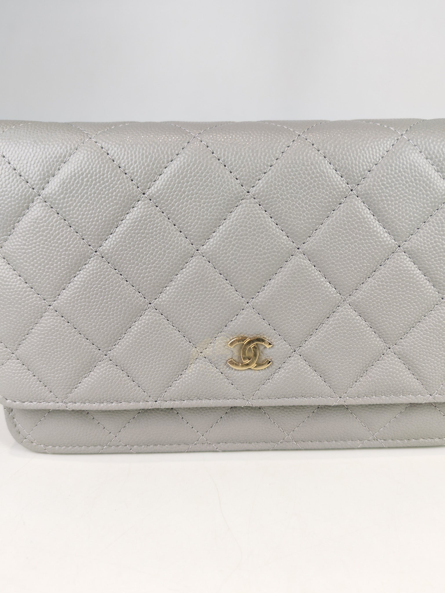 Classic Wallet On Chain in Light Gray Caviar Leather & Light Gold Hardware (Microchip) | Purse Maison Luxury Bags Shop