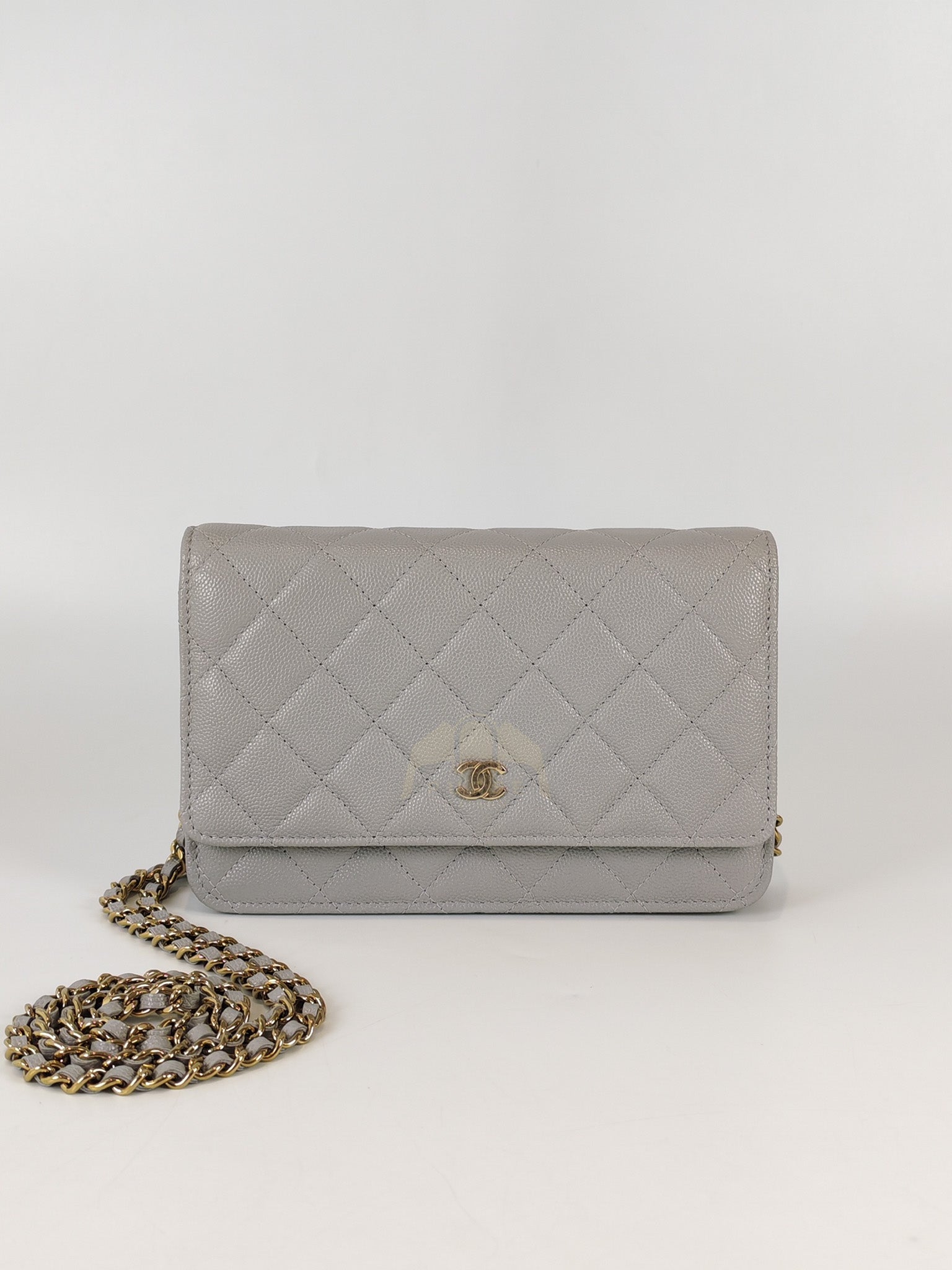 Classic Wallet On Chain in Light Gray Caviar Leather & Light Gold Hardware (Microchip) | Purse Maison Luxury Bags Shop