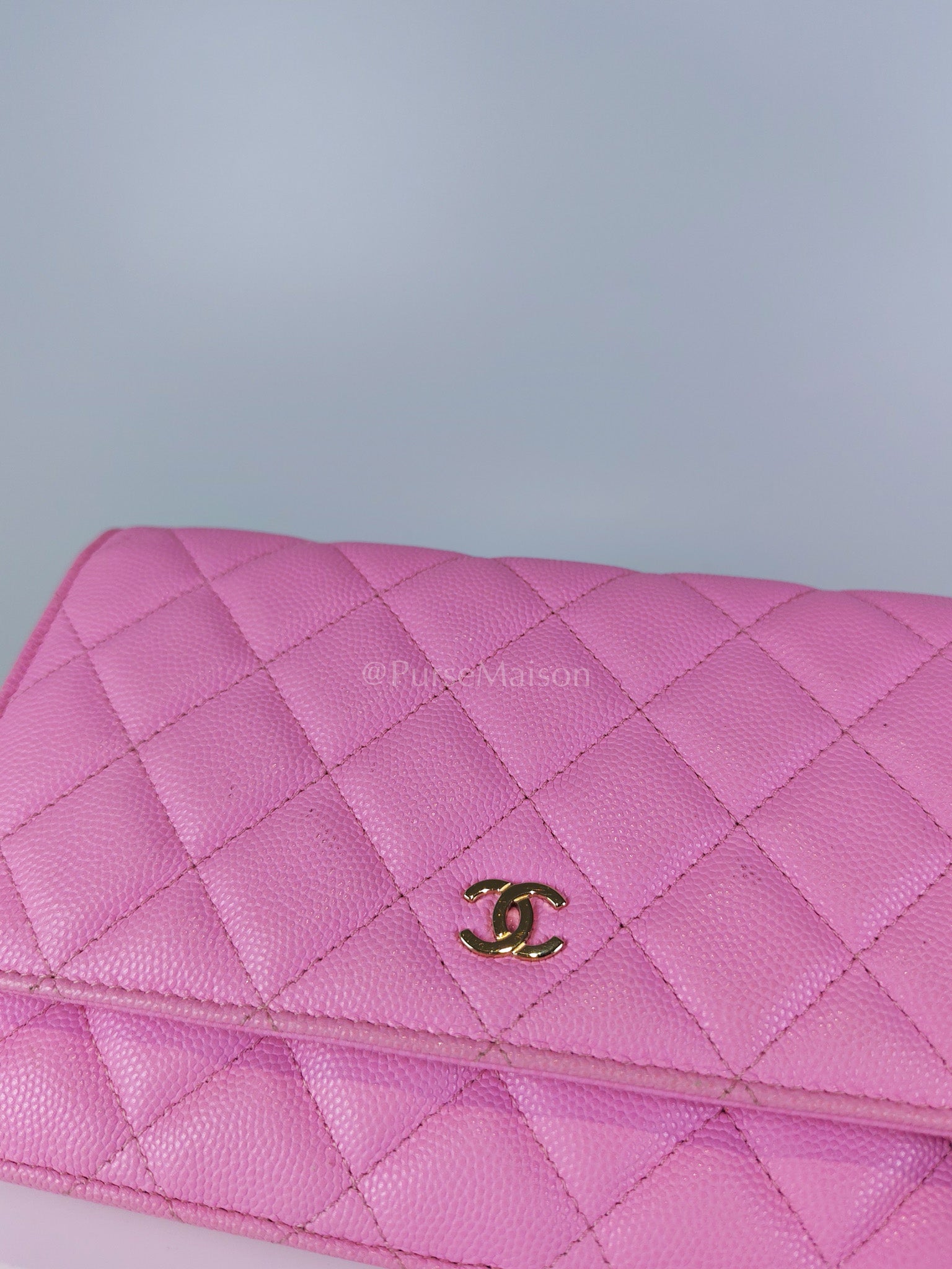 Classic Wallet On Chain in Pink Caviar Leather Gold Hardware (Microchip) | Purse Maison Luxury Bags Shop