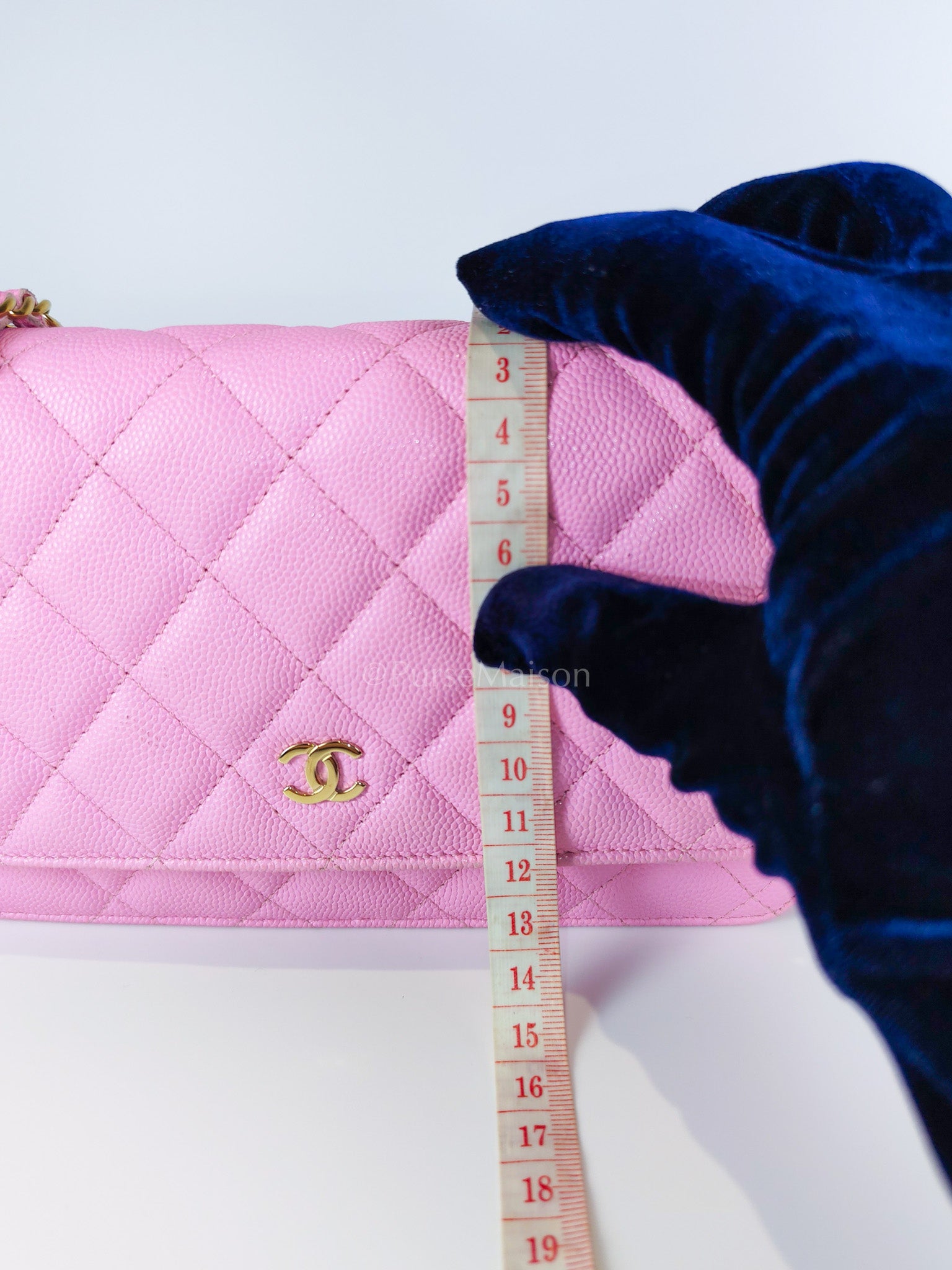 Classic Wallet On Chain in Pink Caviar Leather Gold Hardware (Microchip) | Purse Maison Luxury Bags Shop