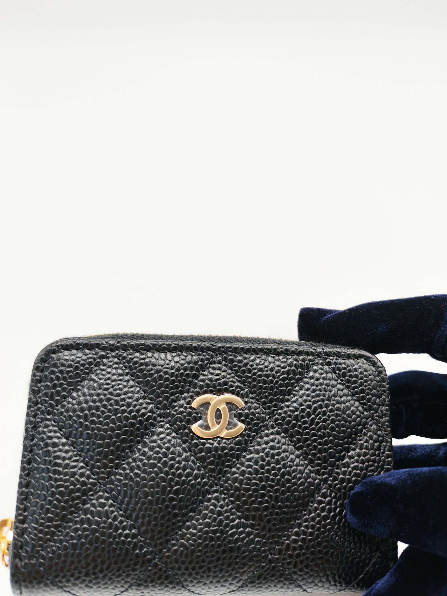 Classic Zipped Coin Purse/Card Holder in Black Caviar Leather & Gold Hardware Microchip C1K993A9 | Purse Maison Luxury Bags Shop