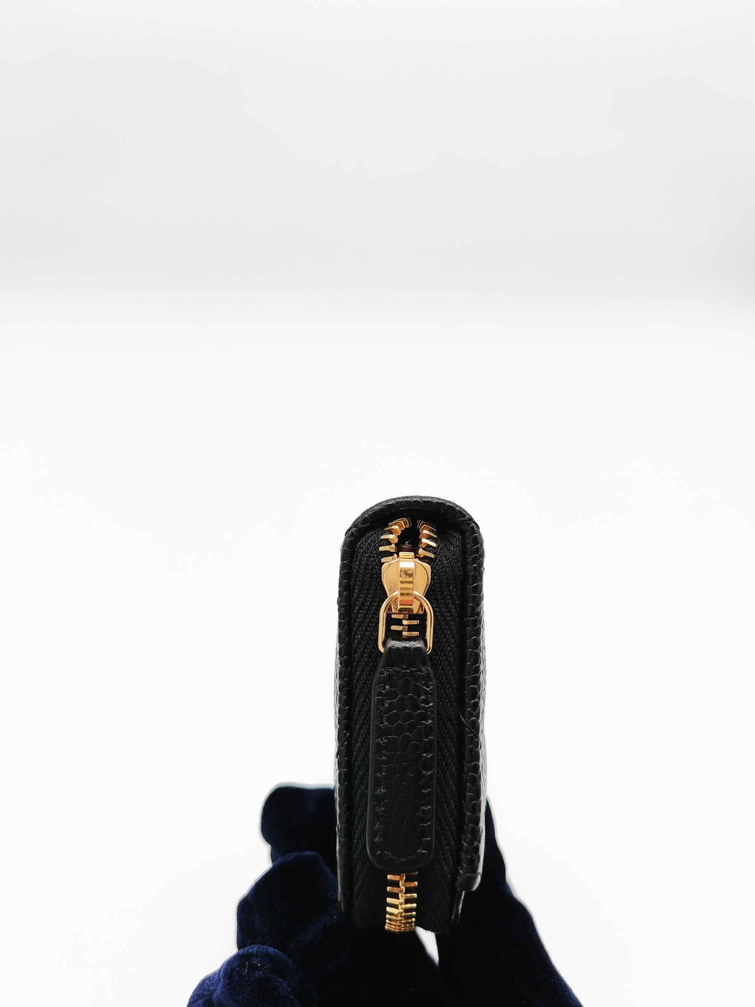 Classic Zipped Coin Purse/Card Holder in Black Caviar Leather & Gold Hardware Microchip C1K993A9 | Purse Maison Luxury Bags Shop