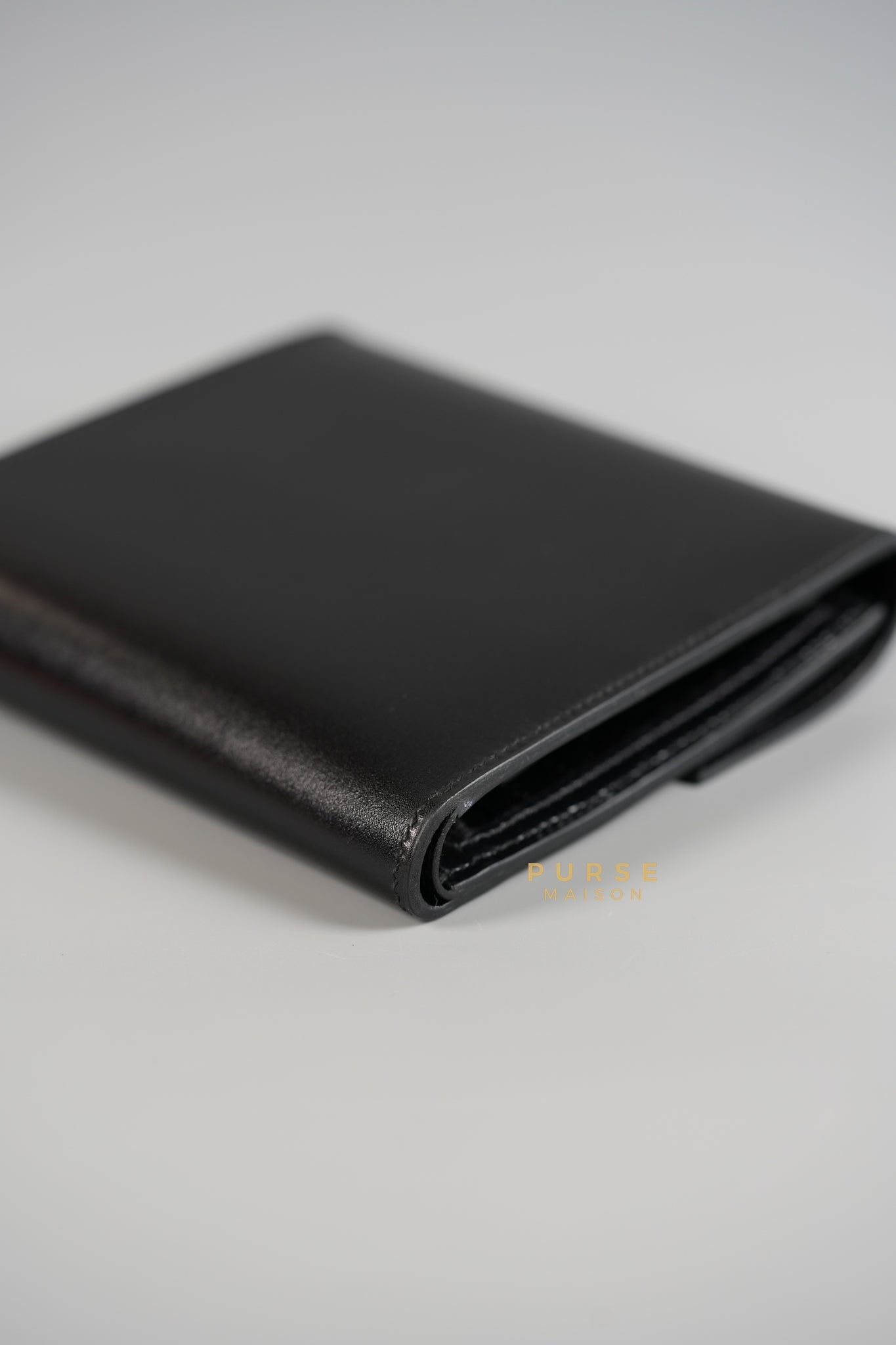 Clic 12 Portefeuille in Noir Veau Box Calf and Palladium Hardware Stamp C | Purse Maison Luxury Bags Shop