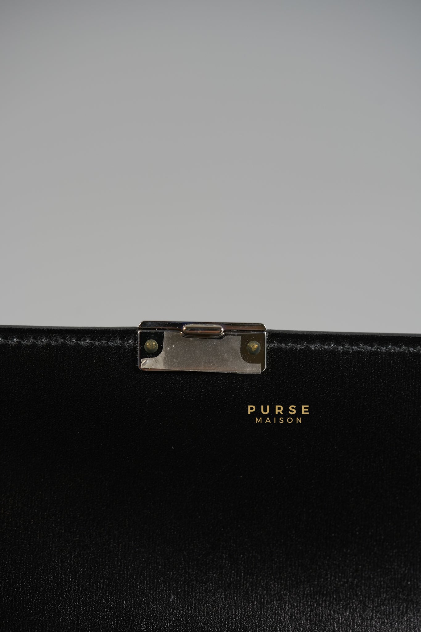 Clic 12 Portefeuille in Noir Veau Box Calf and Palladium Hardware Stamp C | Purse Maison Luxury Bags Shop