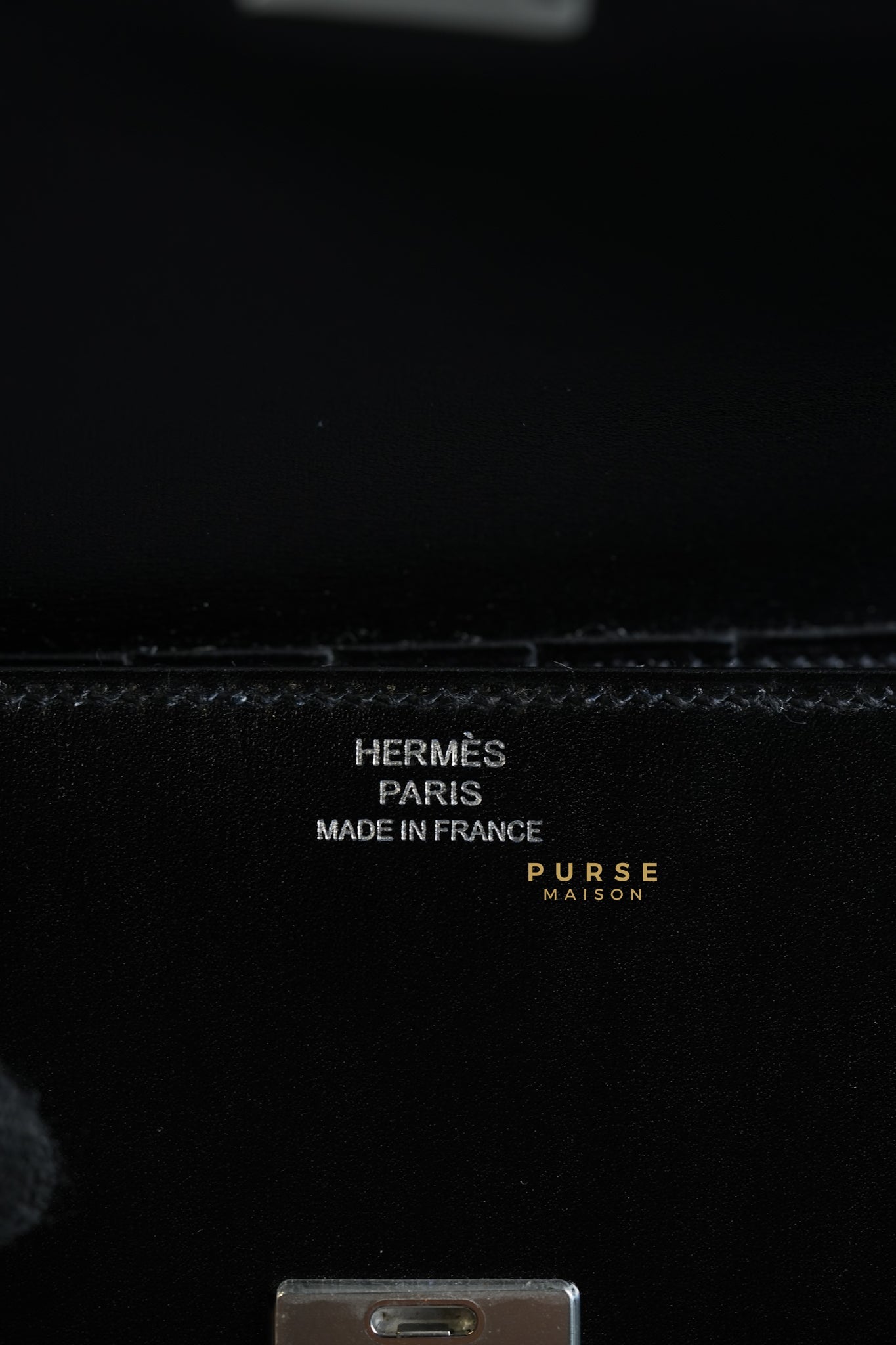 Clic 12 Portefeuille in Noir Veau Box Calf and Palladium Hardware Stamp C | Purse Maison Luxury Bags Shop