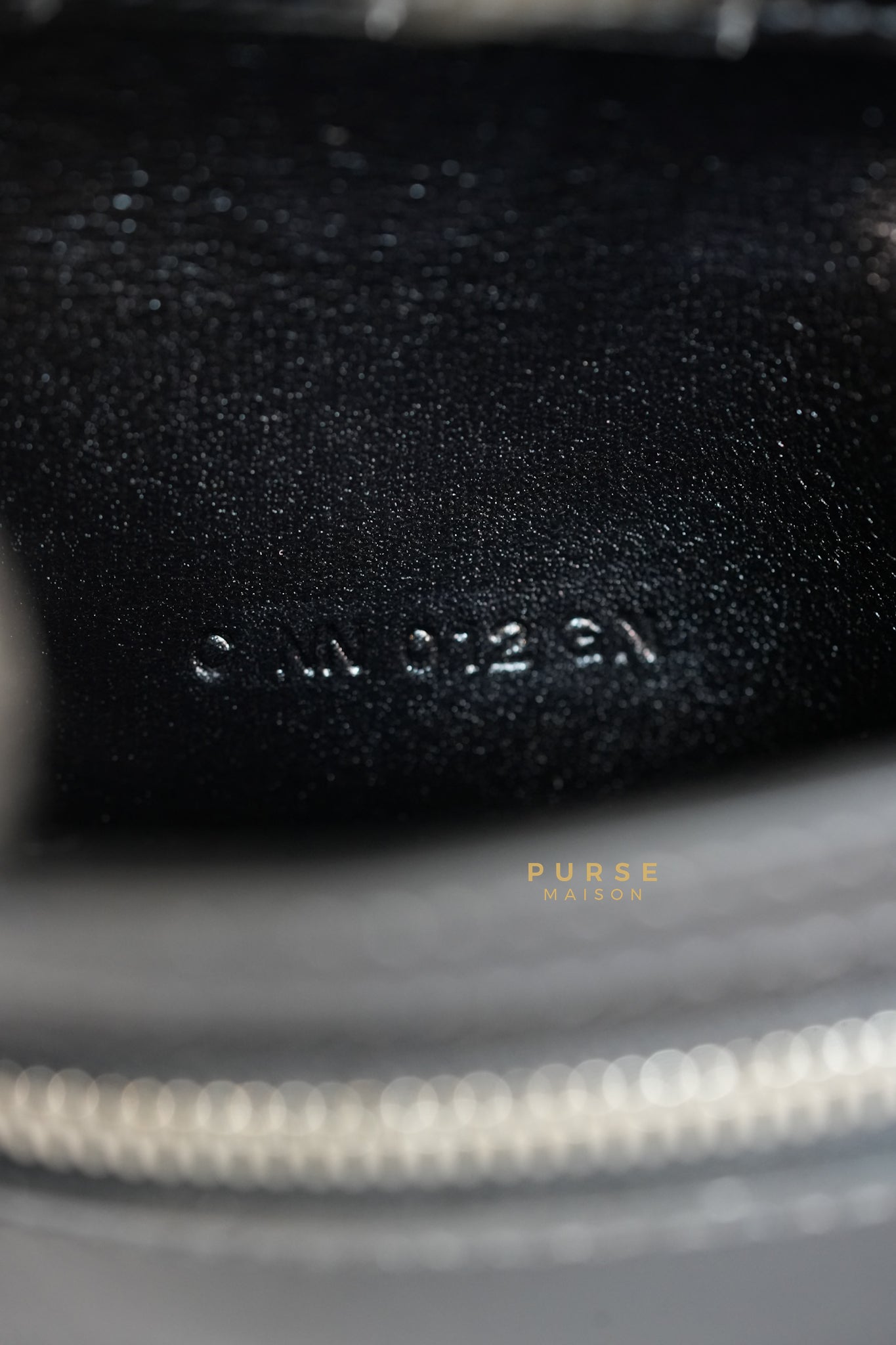 Clic 12 Portefeuille in Noir Veau Box Calf and Palladium Hardware Stamp C | Purse Maison Luxury Bags Shop