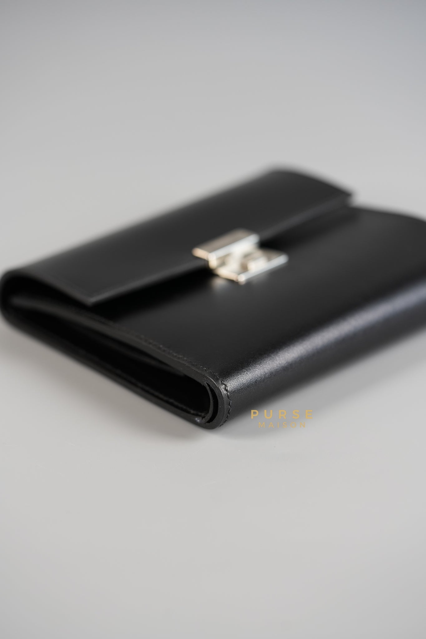 Clic 12 Portefeuille in Noir Veau Box Calf and Palladium Hardware Stamp C | Purse Maison Luxury Bags Shop