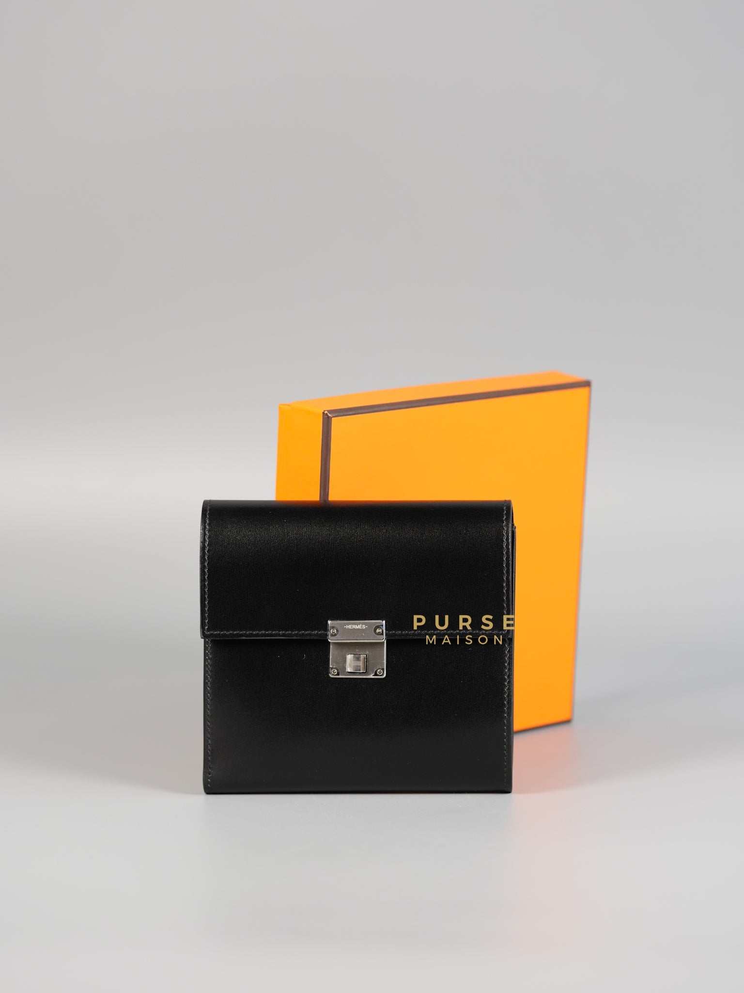 Clic 12 Portefeuille in Noir Veau Box Calf and Palladium Hardware Stamp C | Purse Maison Luxury Bags Shop