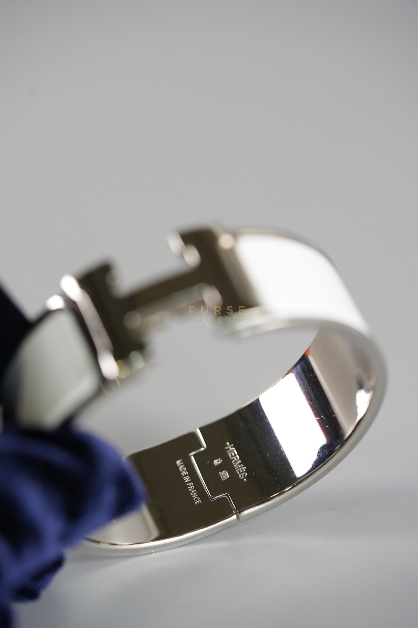 Clic Clac H Bangle PM White | Purse Maison Luxury Bags Shop