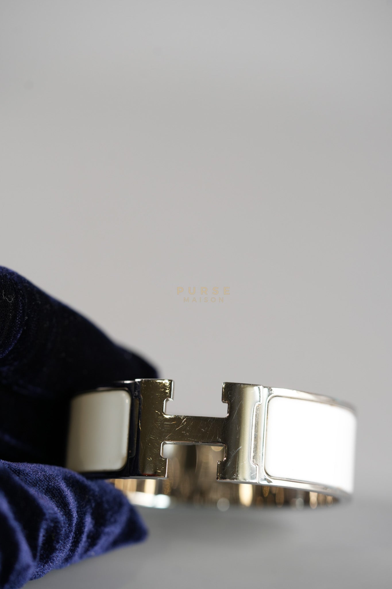 Clic Clac H Bangle PM White | Purse Maison Luxury Bags Shop