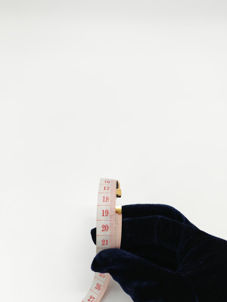 Clic H PM in Black Enamel and Gold Hardware Bangle | Purse Maison Luxury Bags Shop