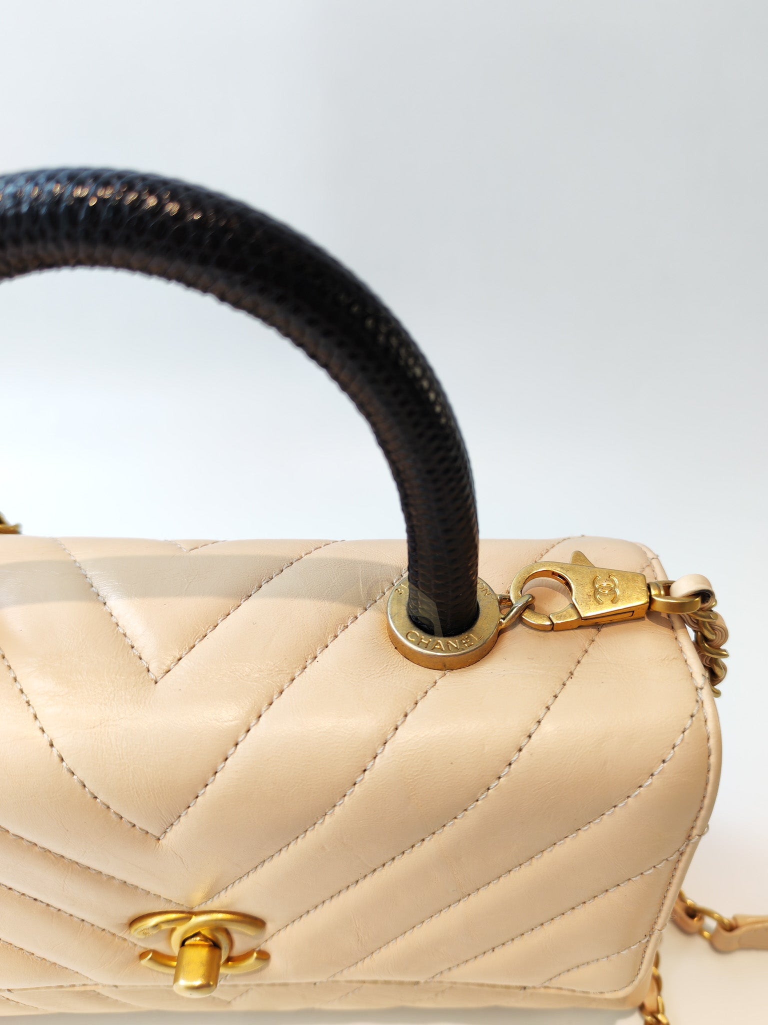Coco Handle Small in Beige Lizard Embossed Handle & Aged Gold Hardware(Series 25) | Purse Maison Luxury Bags Shop