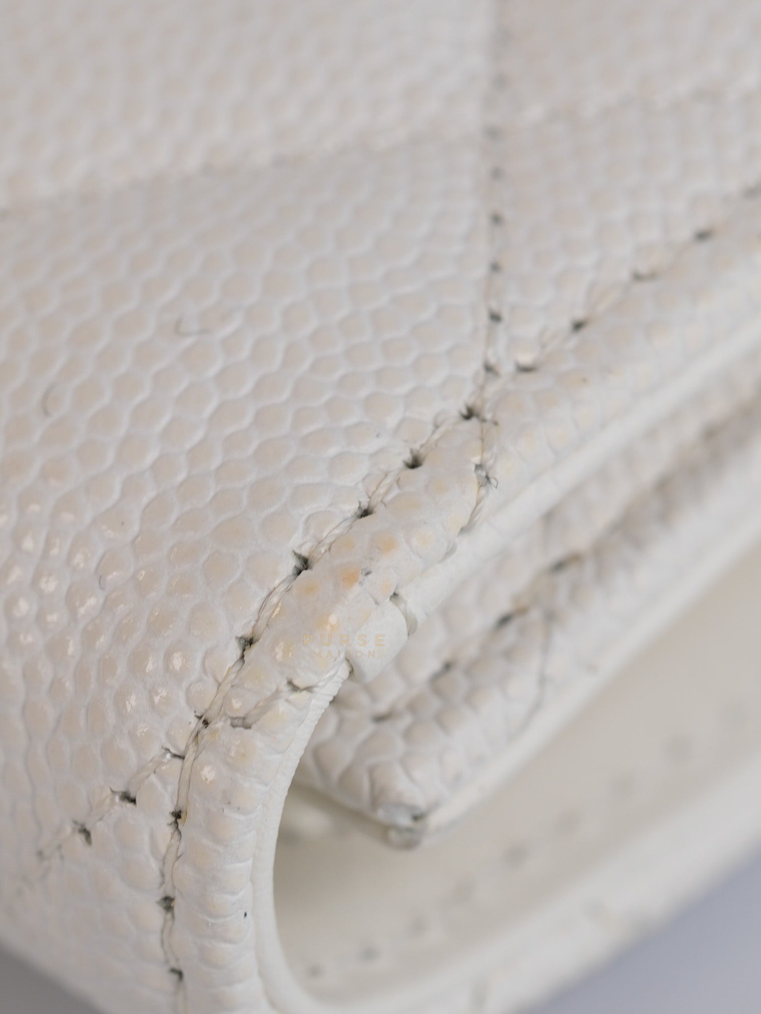 Compact Wallet in White Caviar Leather(Microchip) | Purse Maison Luxury Bags Shop