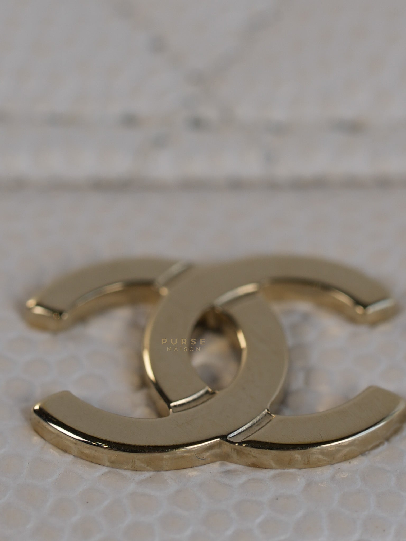 Compact Wallet in White Caviar Leather(Microchip) | Purse Maison Luxury Bags Shop