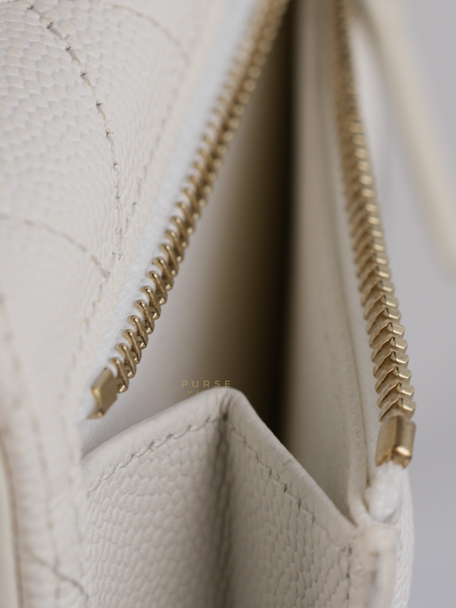 Compact Wallet in White Caviar Leather(Microchip) | Purse Maison Luxury Bags Shop