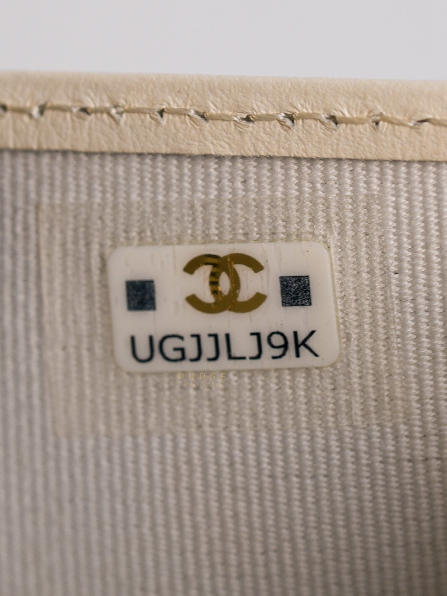 Compact Wallet in White Caviar Leather(Microchip) | Purse Maison Luxury Bags Shop