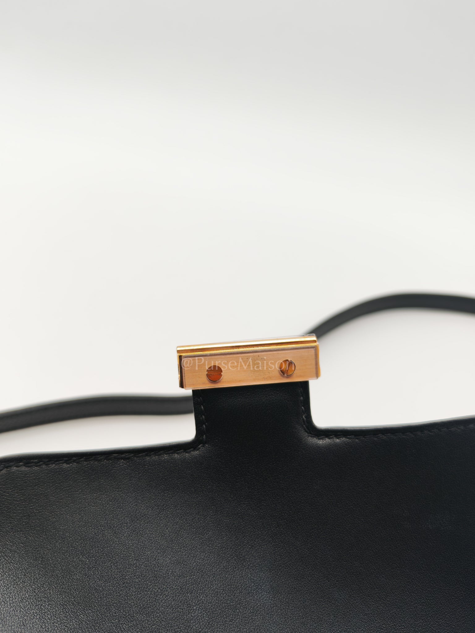 Constance 18 Black/Noir Epsom Leather in Brushed Gold Hardware Stamp B(2023) | Purse Maison Luxury Bags Shop