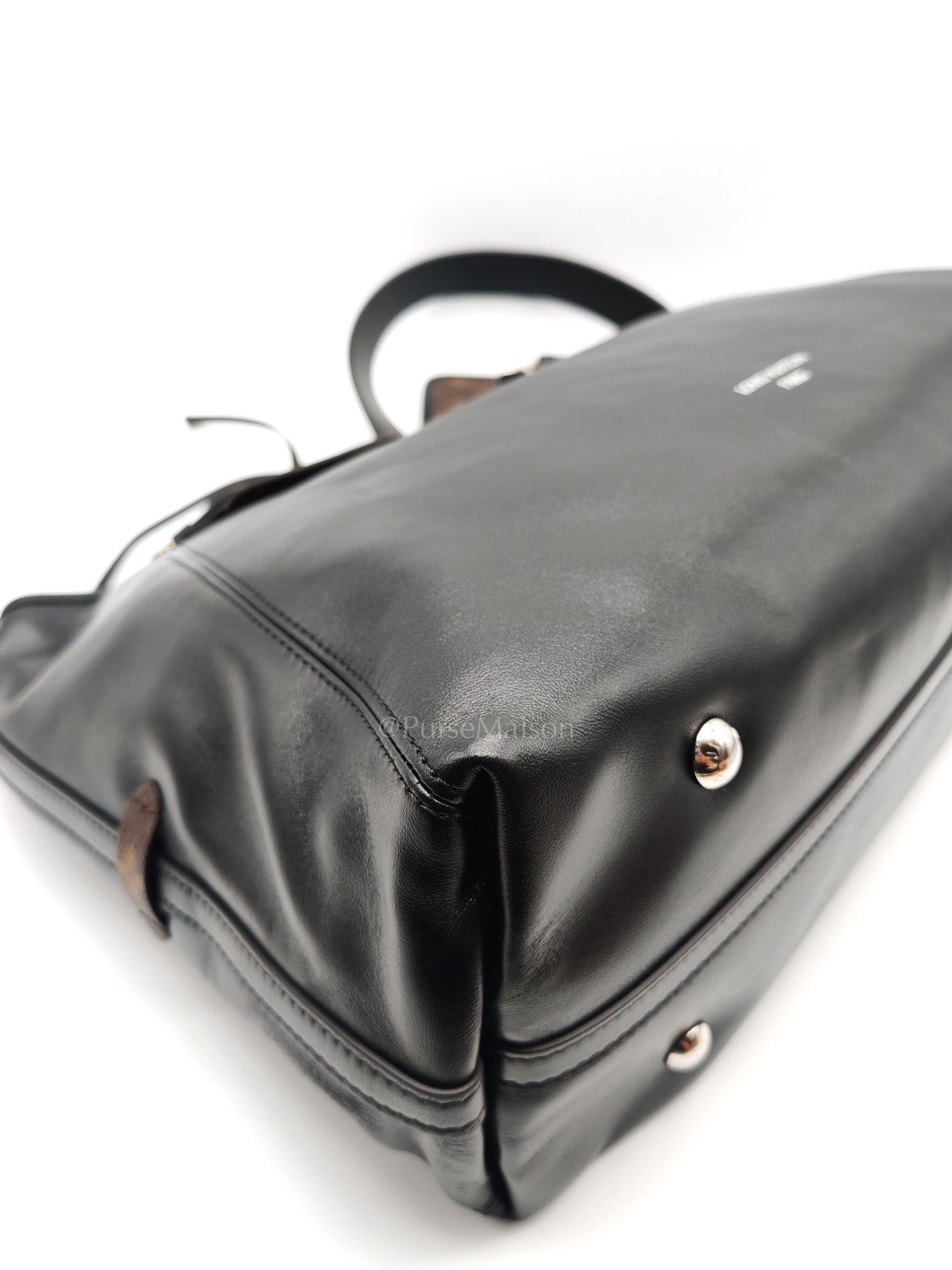 Carry All Vibe MM in Black Lambskin Leather & Silver Hardware Microchip