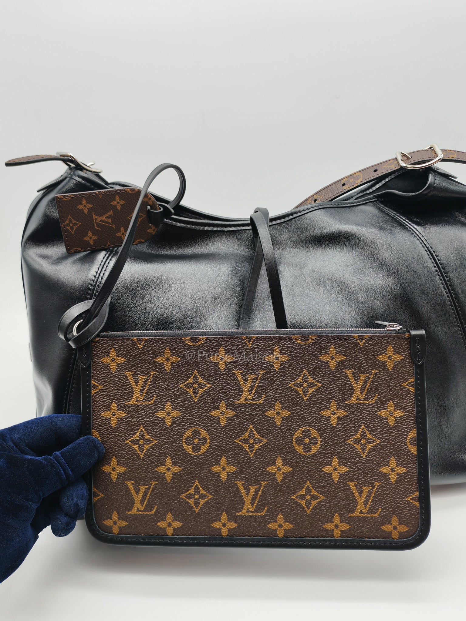 Carry All Vibe MM in Black Lambskin Leather & Silver Hardware Microchip
