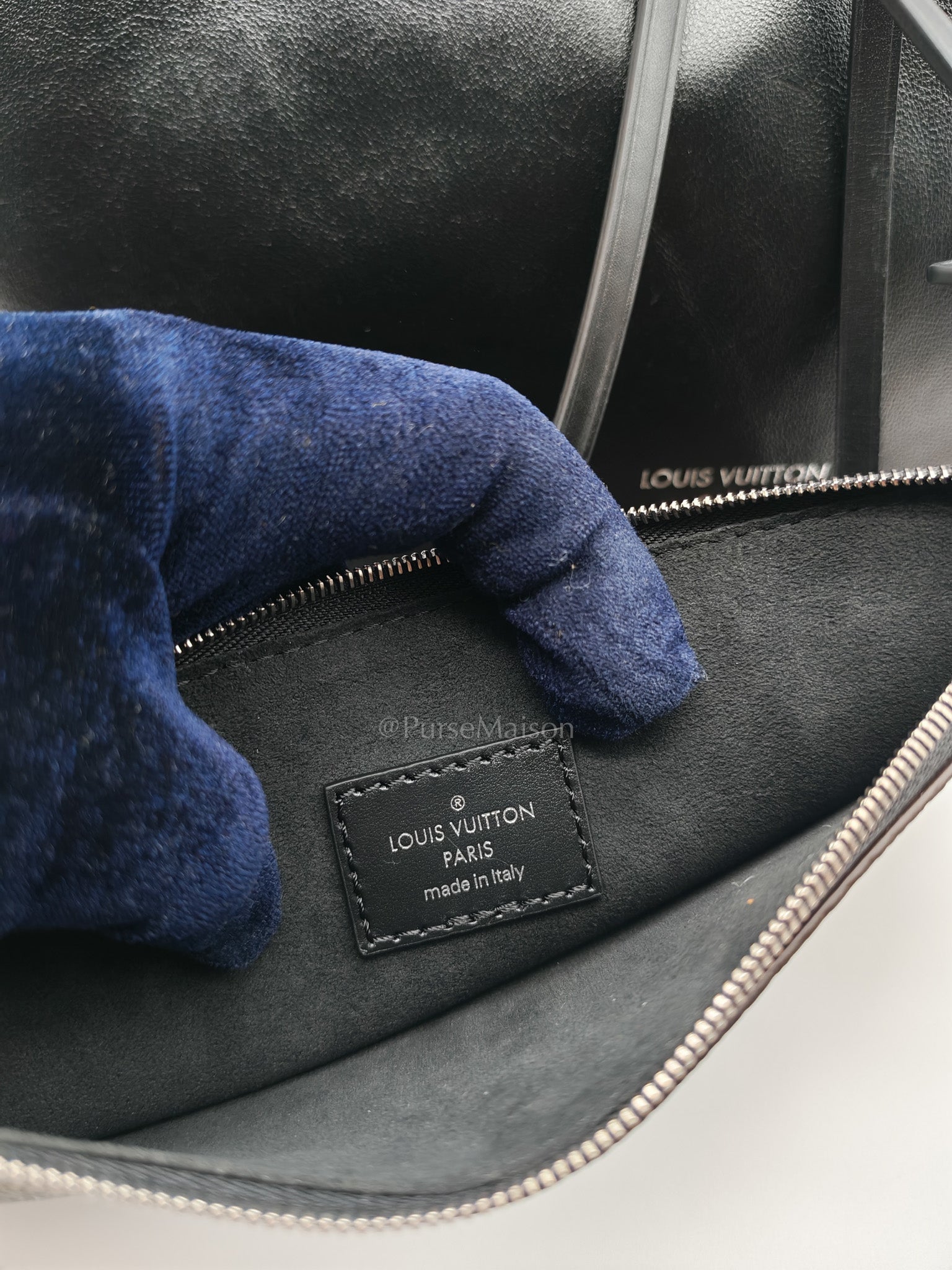 Carry All Vibe MM in Black Lambskin Leather & Silver Hardware Microchip