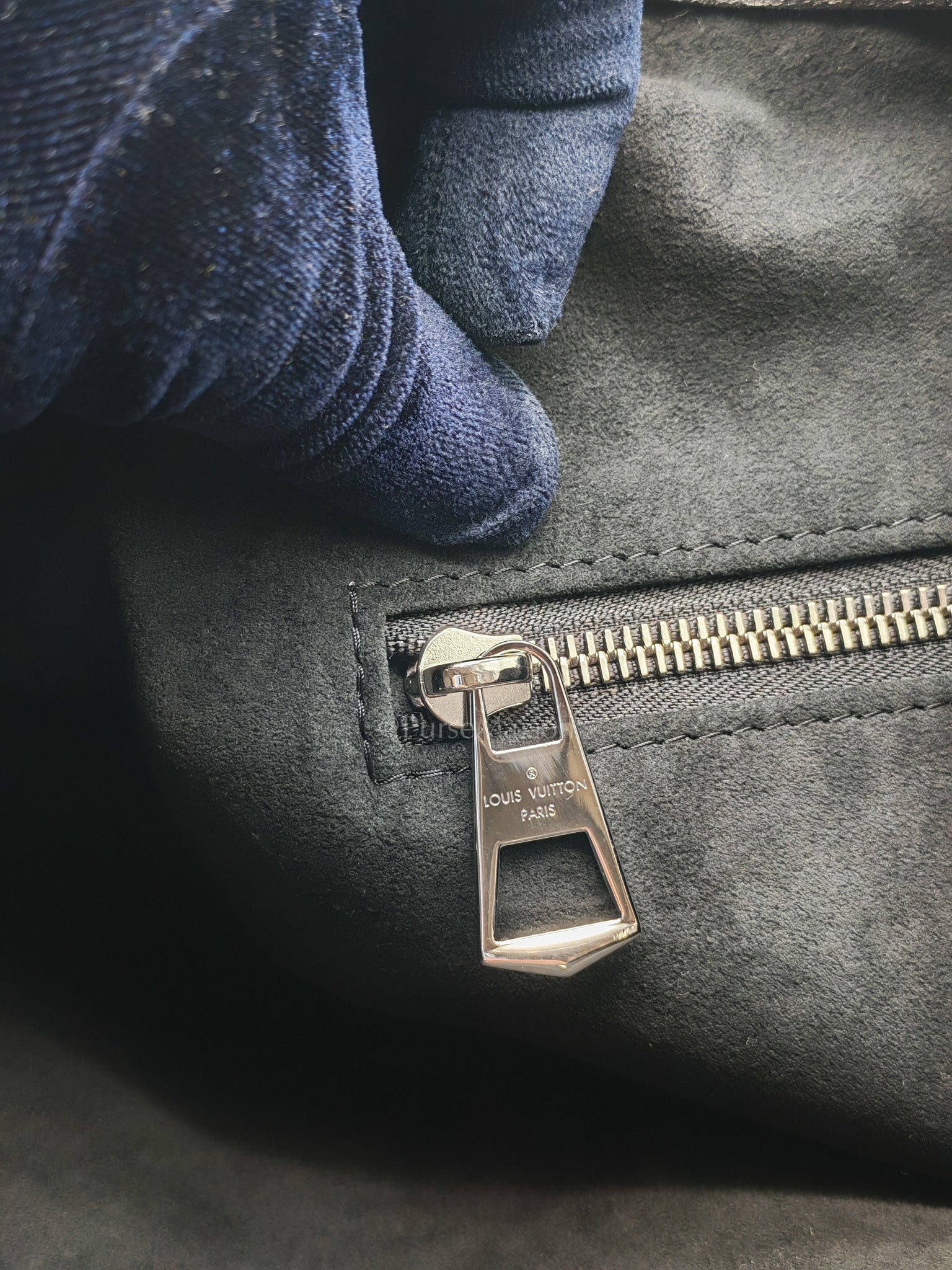 Carry All Vibe MM in Black Lambskin Leather & Silver Hardware Microchip