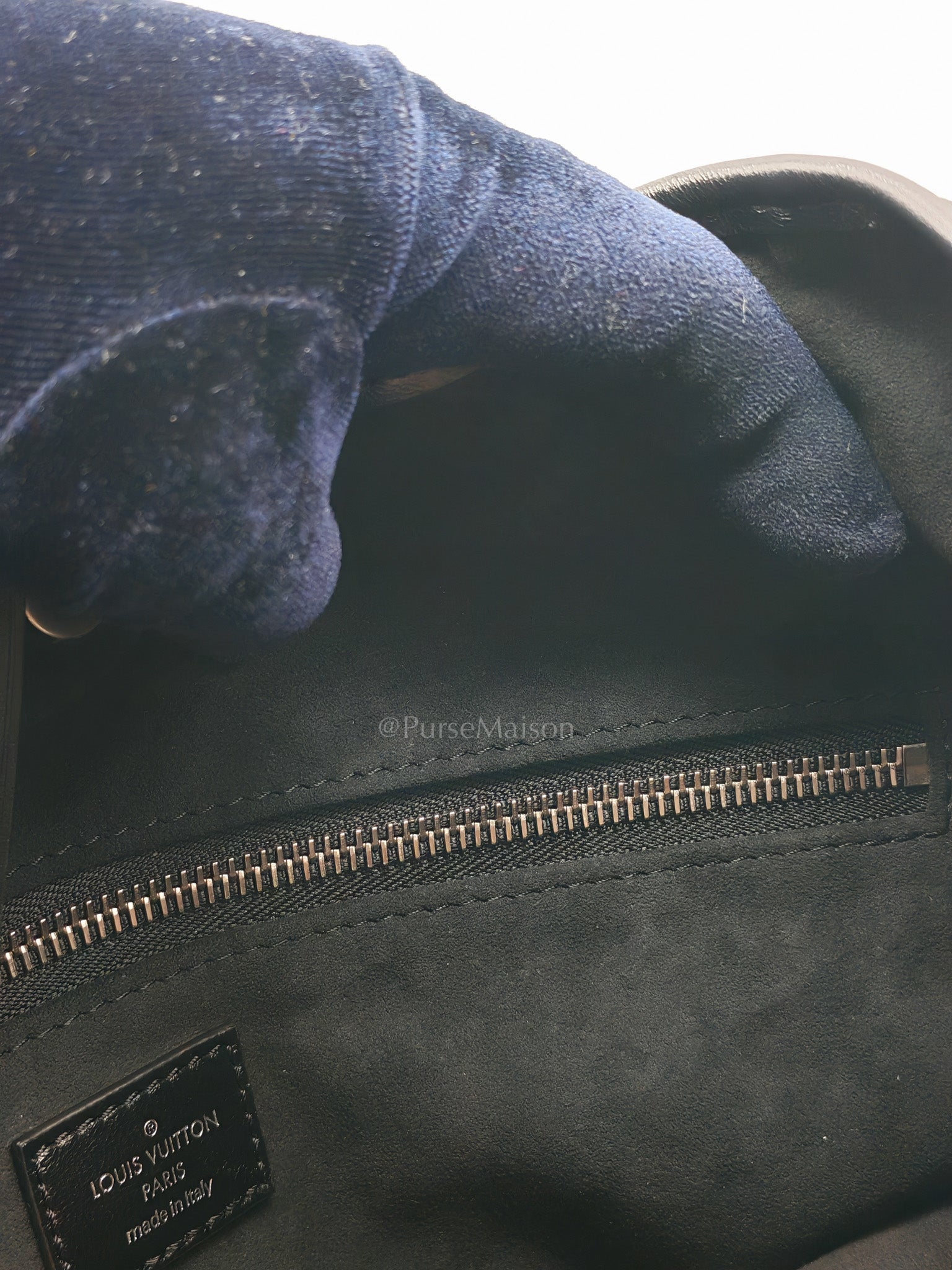 Carry All Vibe MM in Black Lambskin Leather & Silver Hardware Microchip