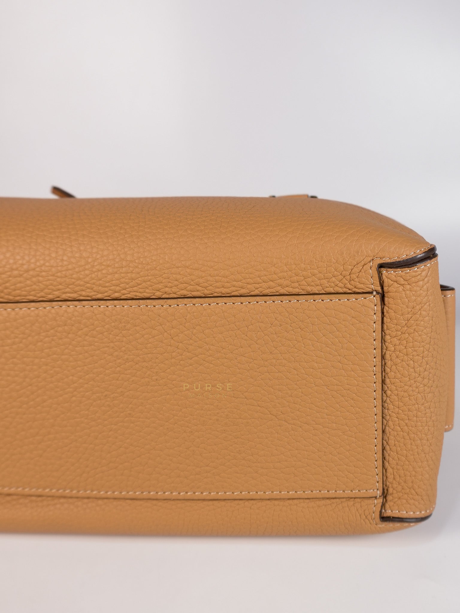 Cool Box Handbag Medium in Light Beige Leather | Purse Maison Luxury Bags Shop