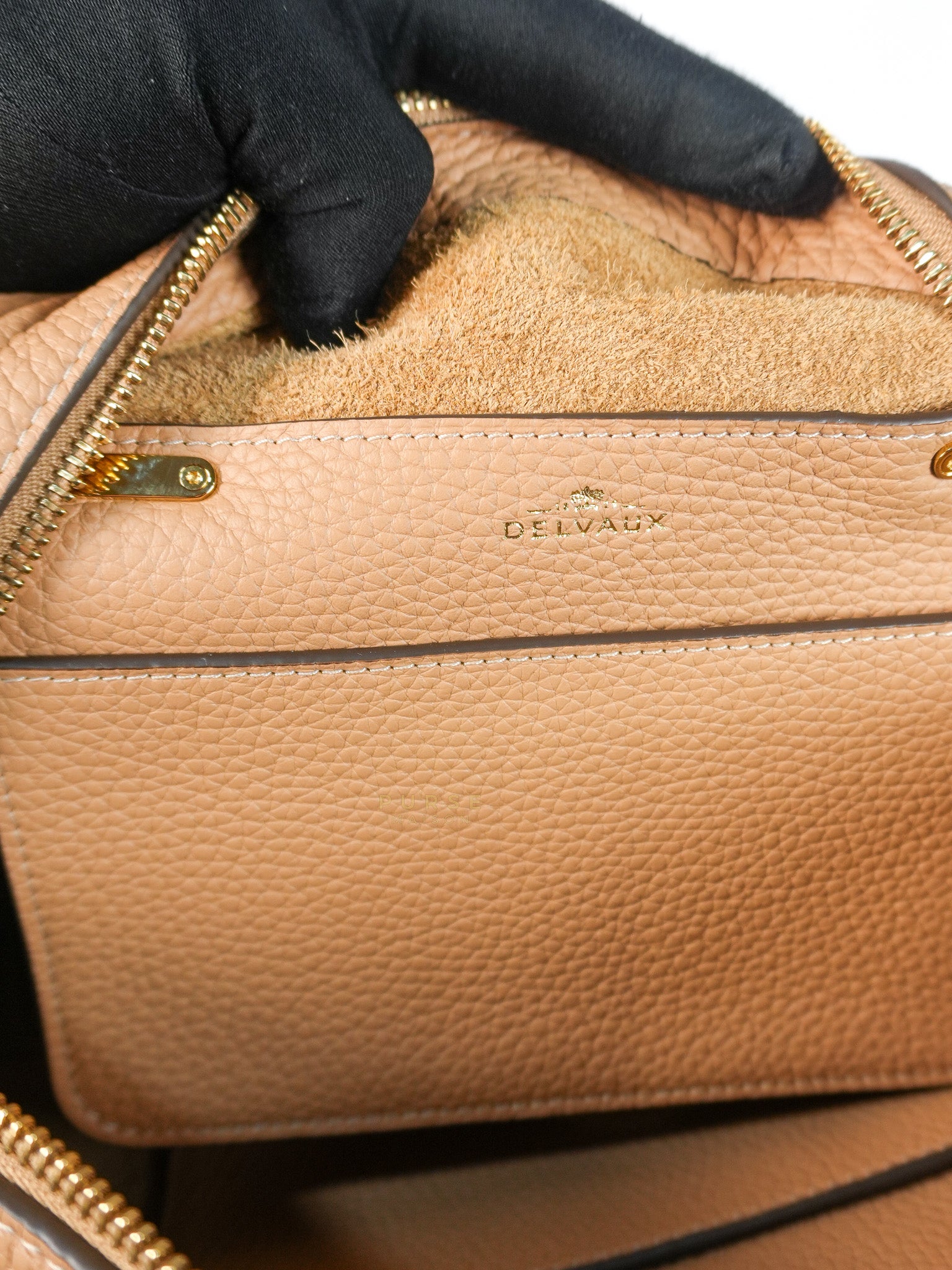 Cool Box Handbag Medium in Light Beige Leather | Purse Maison Luxury Bags Shop