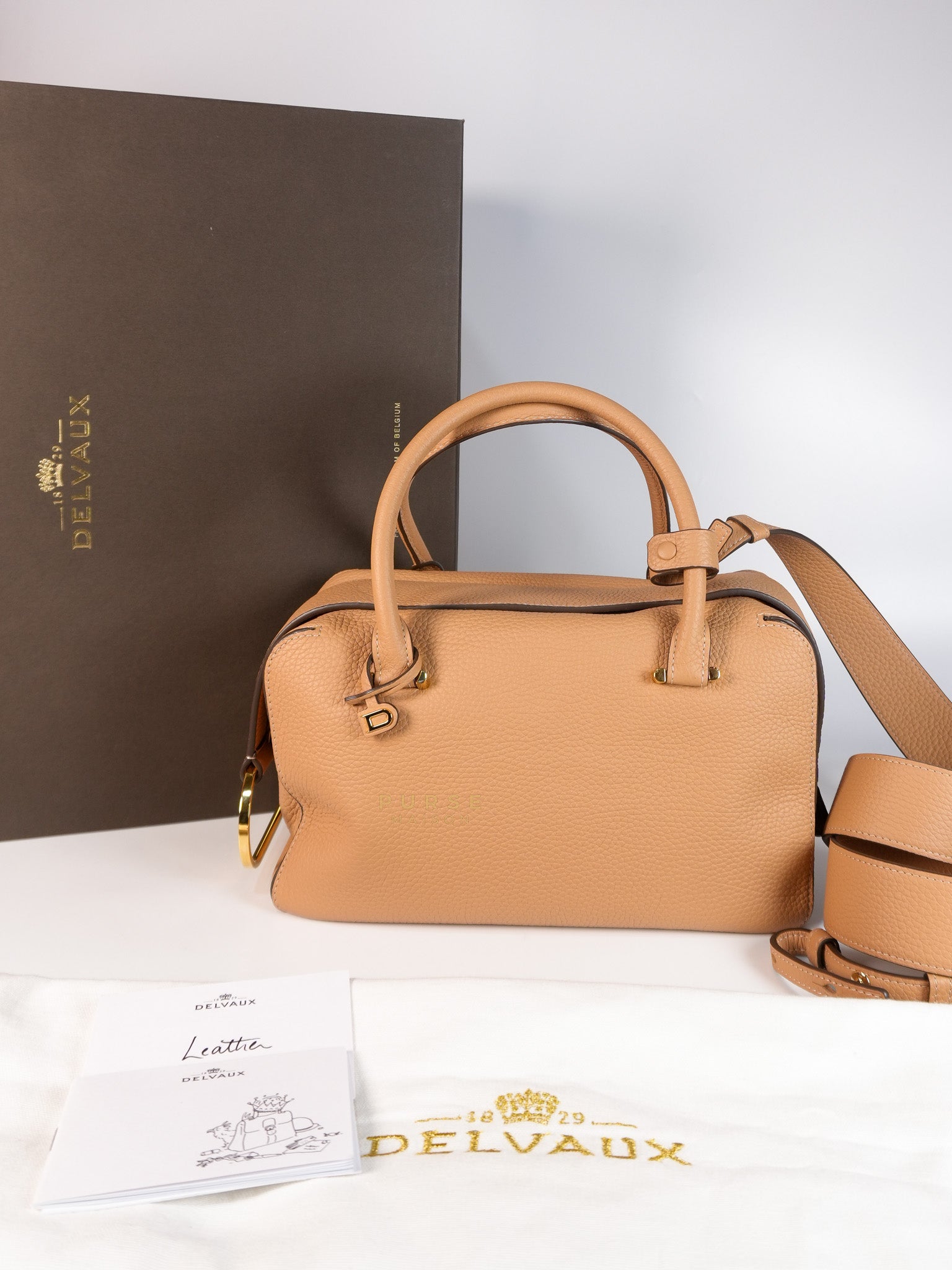 Cool Box Handbag Medium in Light Beige Leather | Purse Maison Luxury Bags Shop