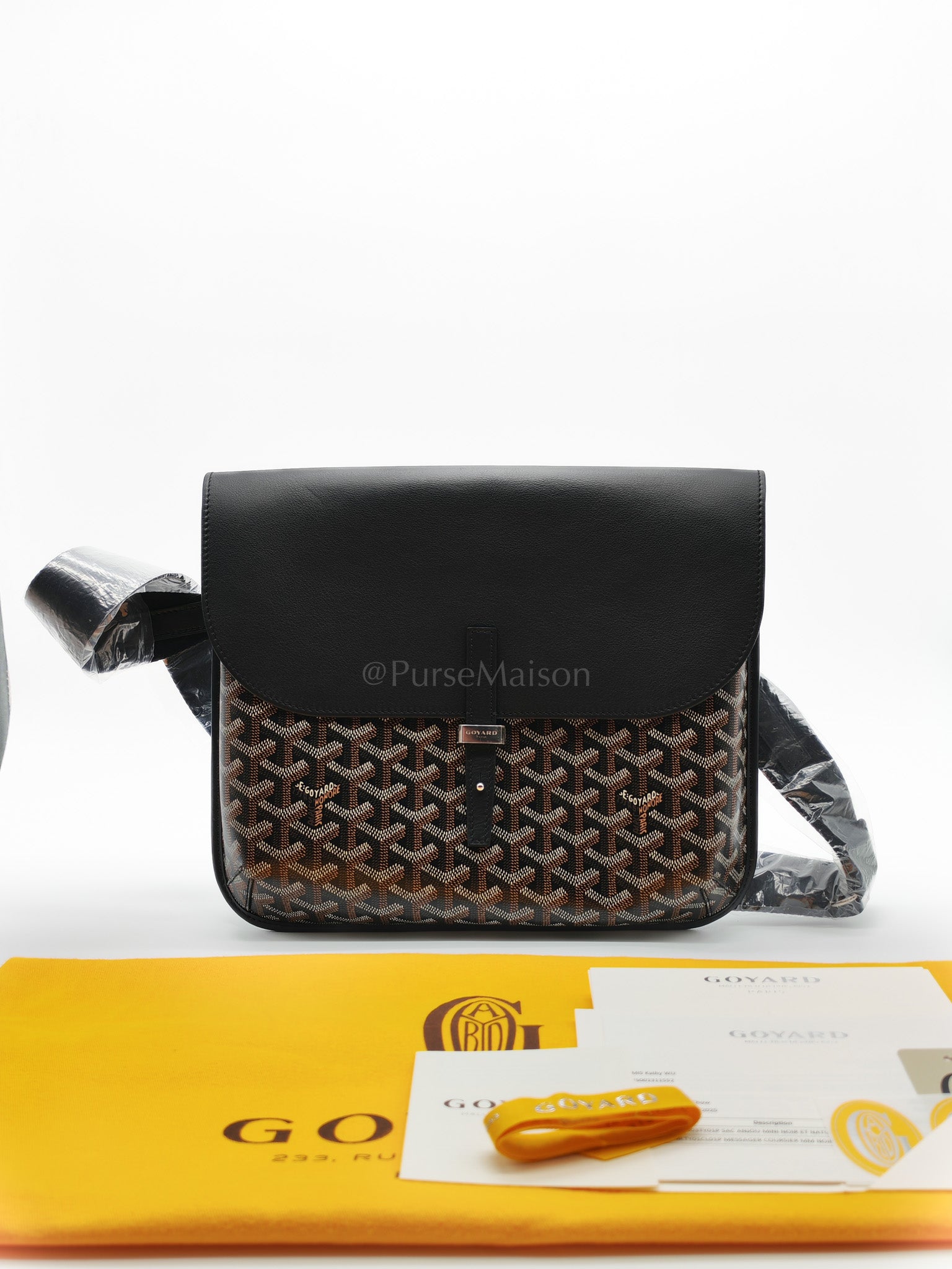 Coursier MM in Noir/Black Goyardine Canvas Messenger Bag | Purse Maison Luxury Bags Shop