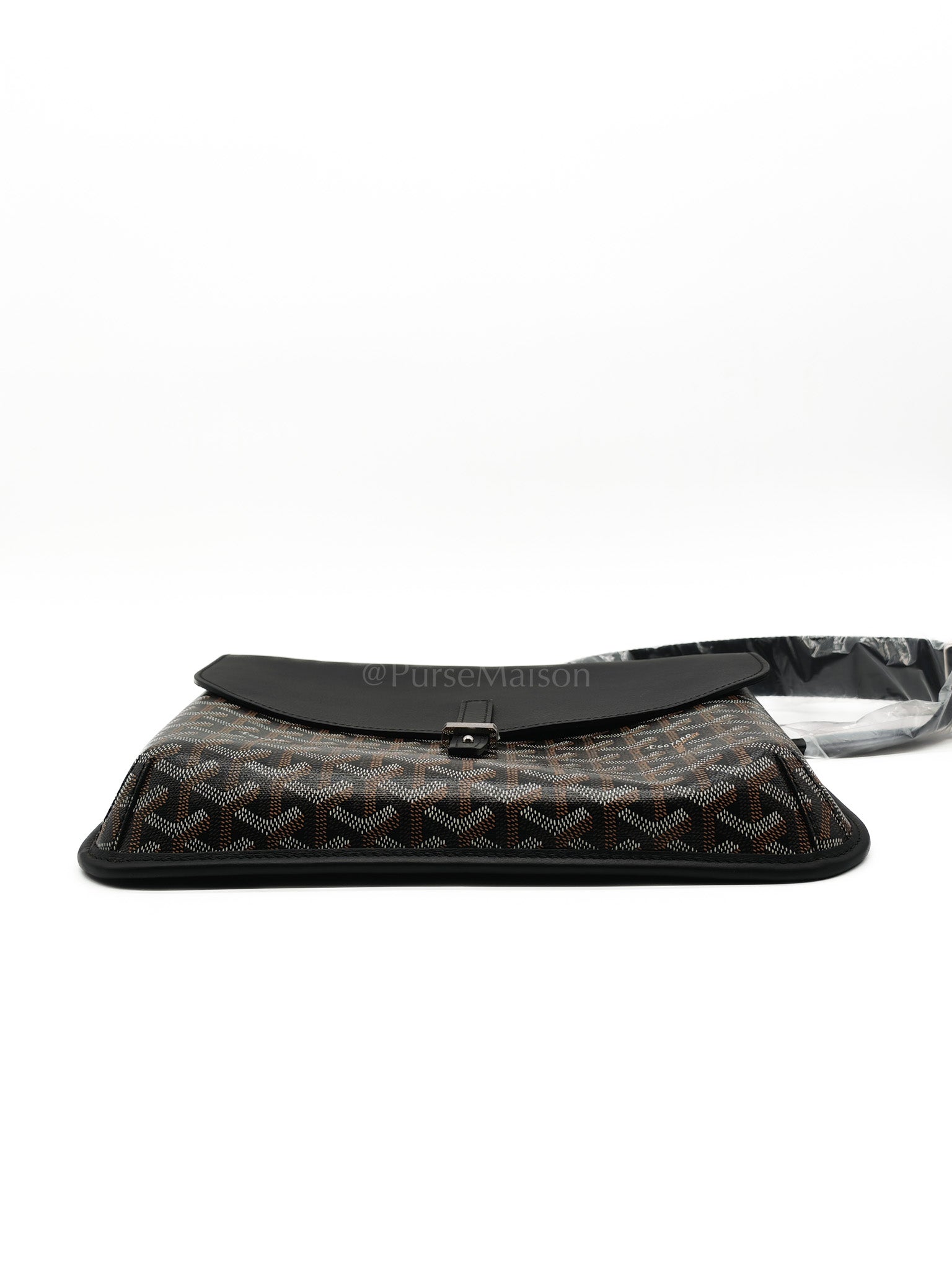 Coursier MM in Noir/Black Goyardine Canvas Messenger Bag | Purse Maison Luxury Bags Shop