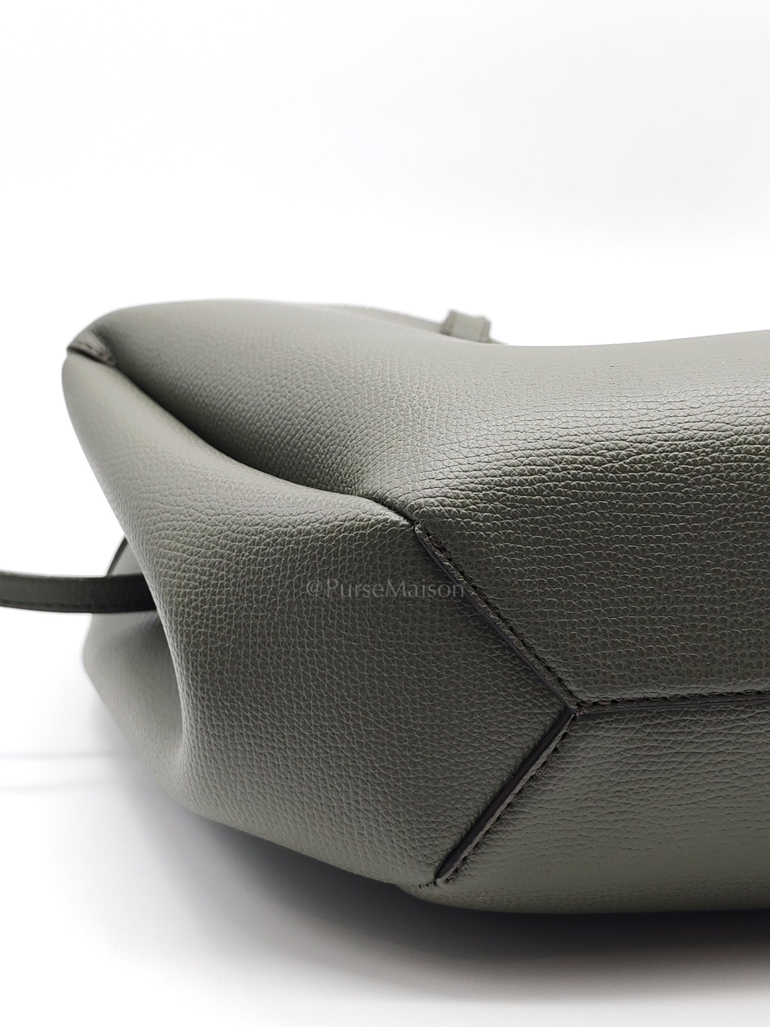 Cyme Shoulder Bag Large in Smoky Green Texture Leather | Purse Maison Luxury Bags Shop