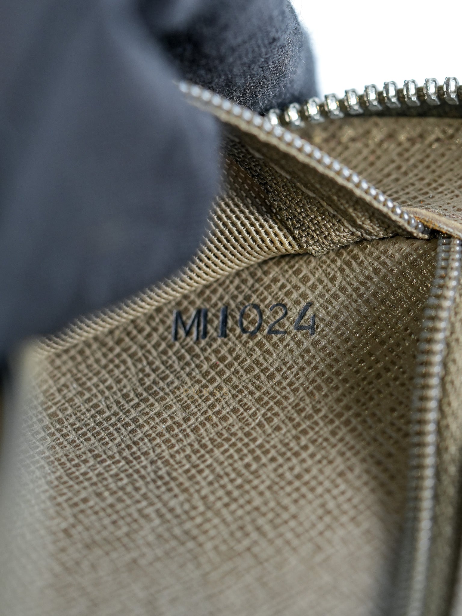 Damier Geant Mage Terre Sling Bag (Date code: MI1024) | Purse Maison Luxury Bags Shop