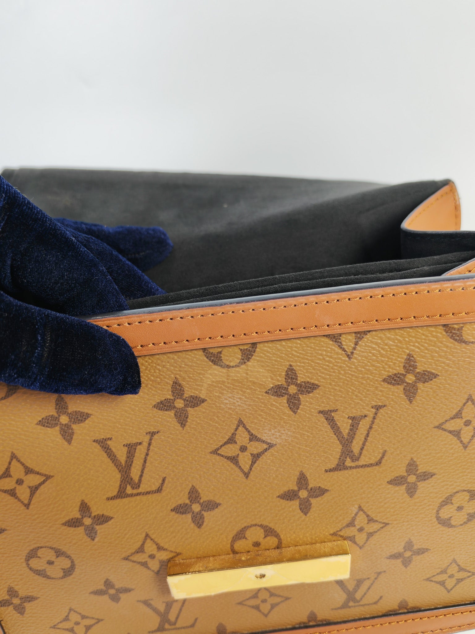 Dauphine MM in Reverse Monogram Canvas (Date code: FL2149) | Purse Maison Luxury Bags Shop