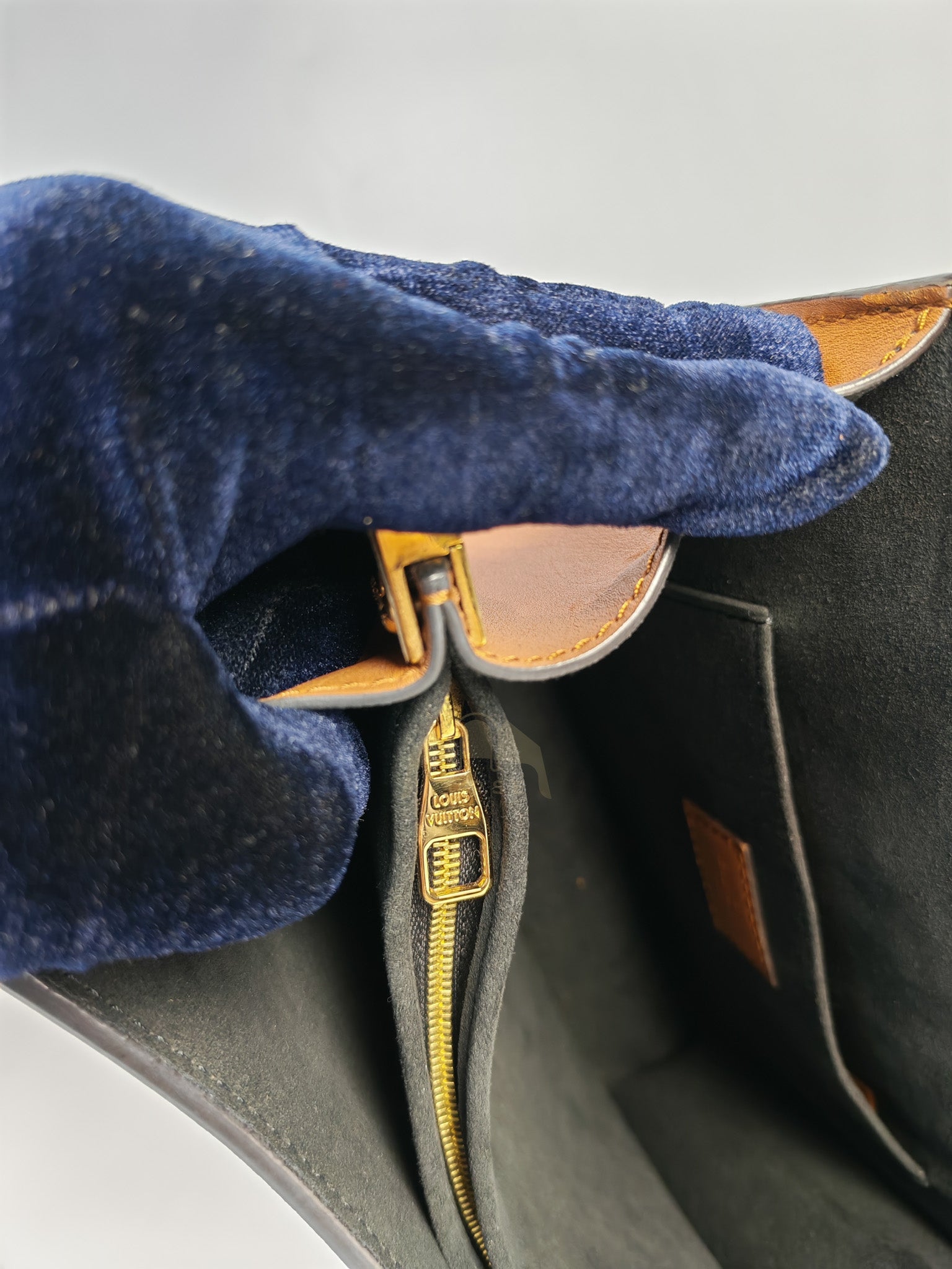 Dauphine MM in Reverse Monogram Canvas (Date code: FL2149) | Purse Maison Luxury Bags Shop