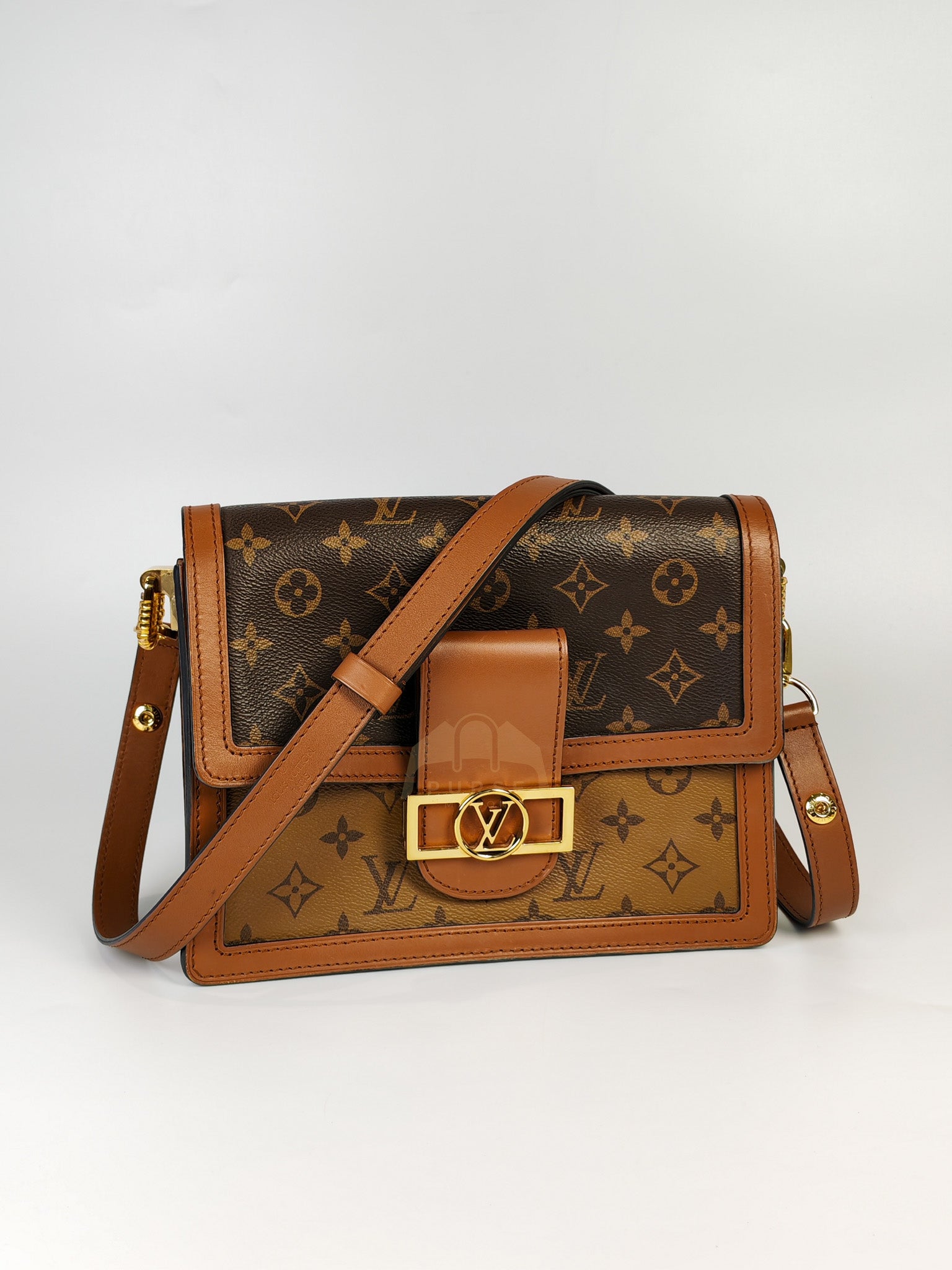 Dauphine MM in Reverse Monogram Canvas (Date code: FL2149) | Purse Maison Luxury Bags Shop