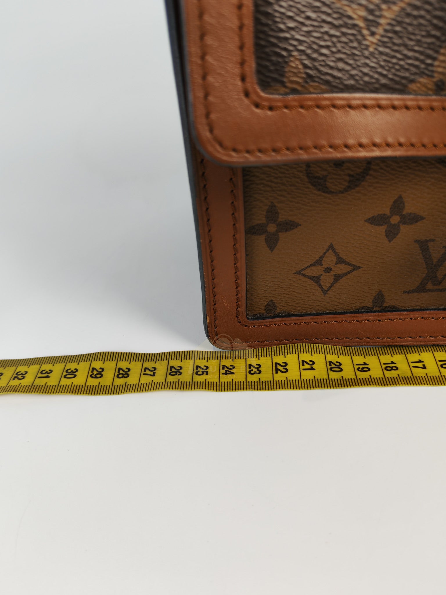 Dauphine MM in Reverse Monogram Canvas (Date code: FL2149) | Purse Maison Luxury Bags Shop