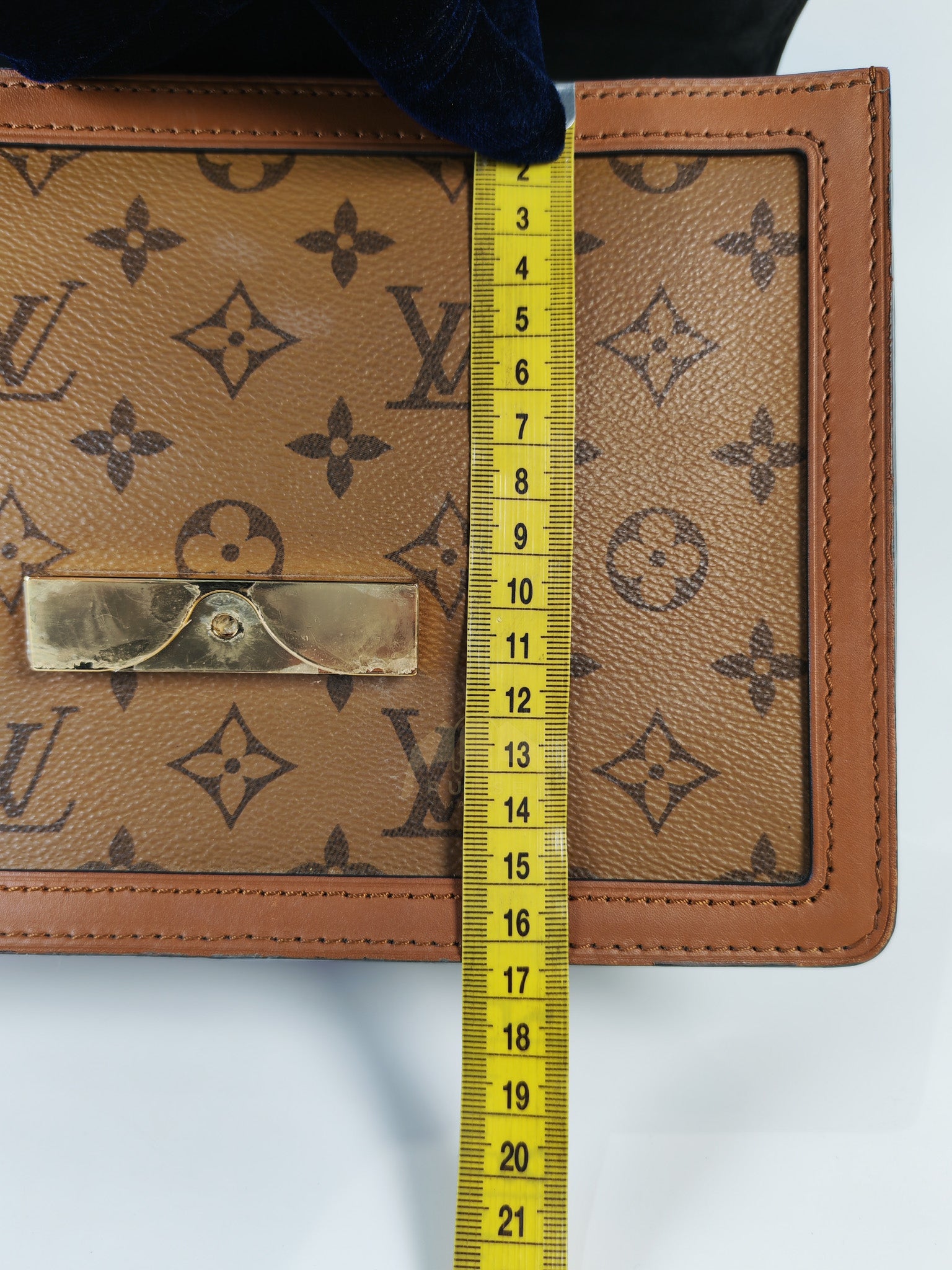 Dauphine MM in Reverse Monogram Canvas (Date code: FL2149) | Purse Maison Luxury Bags Shop