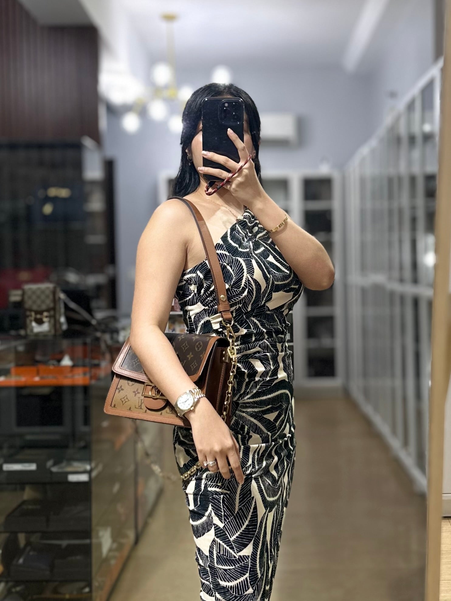 Dauphine MM in Reverse Monogram Canvas (Date code: FL2149) | Purse Maison Luxury Bags Shop