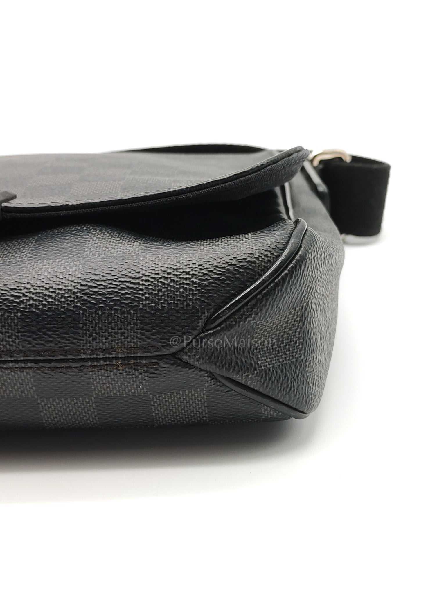 District PM Messenger Bag in Damier Graphite Canvas (Date Code: FL4105) | Purse Maison Luxury Bags Shop