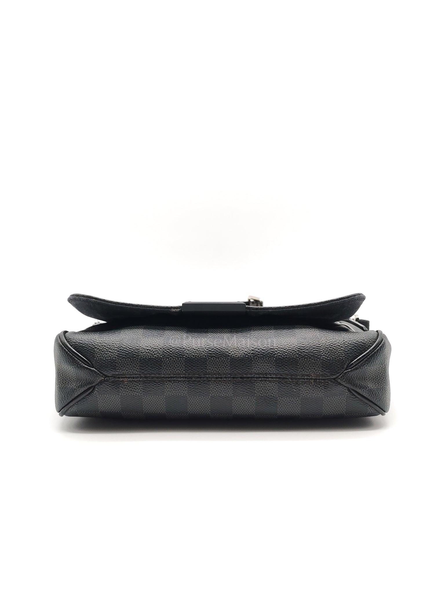 District PM Messenger Bag in Damier Graphite Canvas (Date Code: FL4105) | Purse Maison Luxury Bags Shop