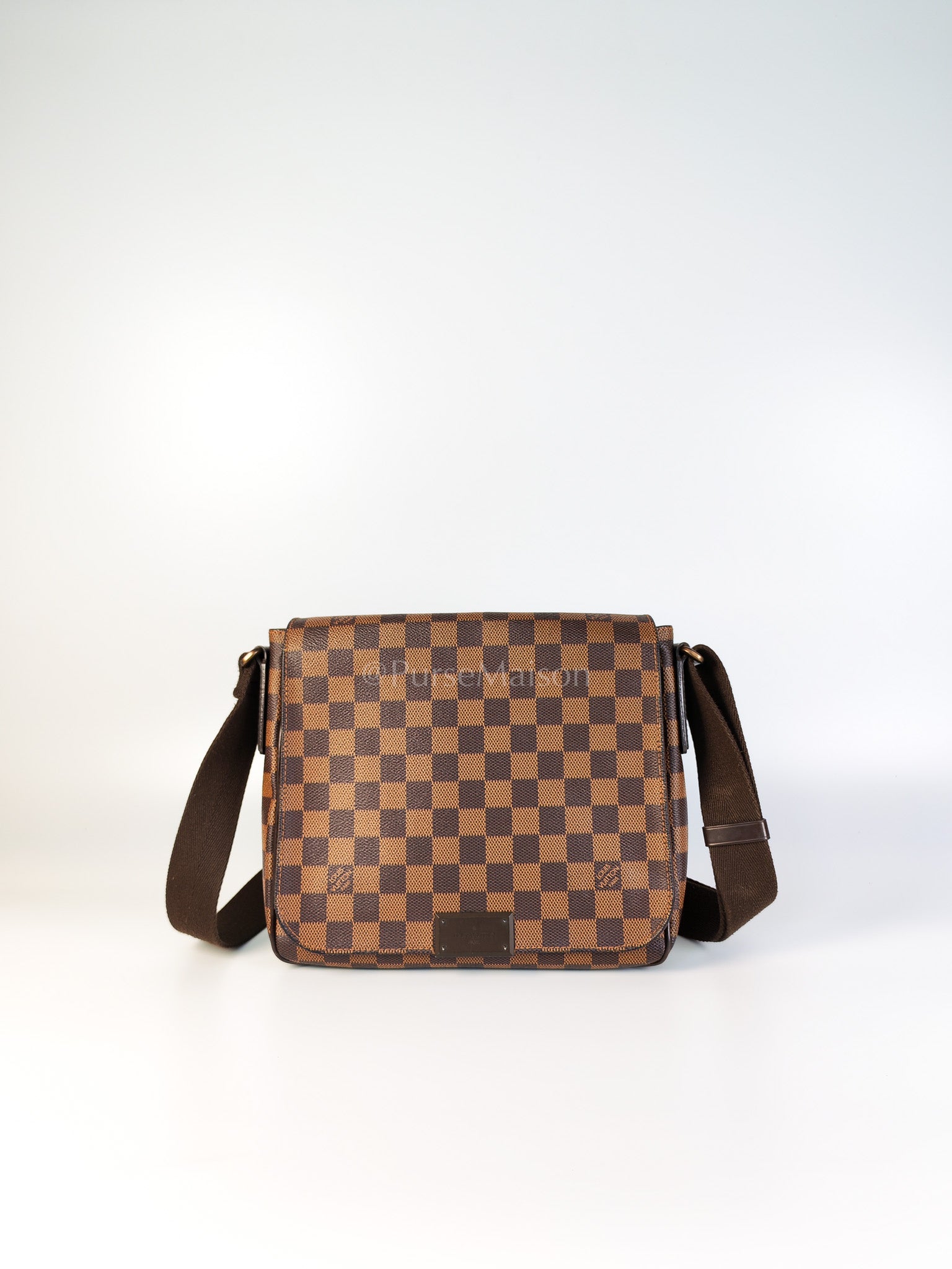 District PM Messenger Crossbody Bag (Date Code: FL2156) | Purse Maison Luxury Bags Shop