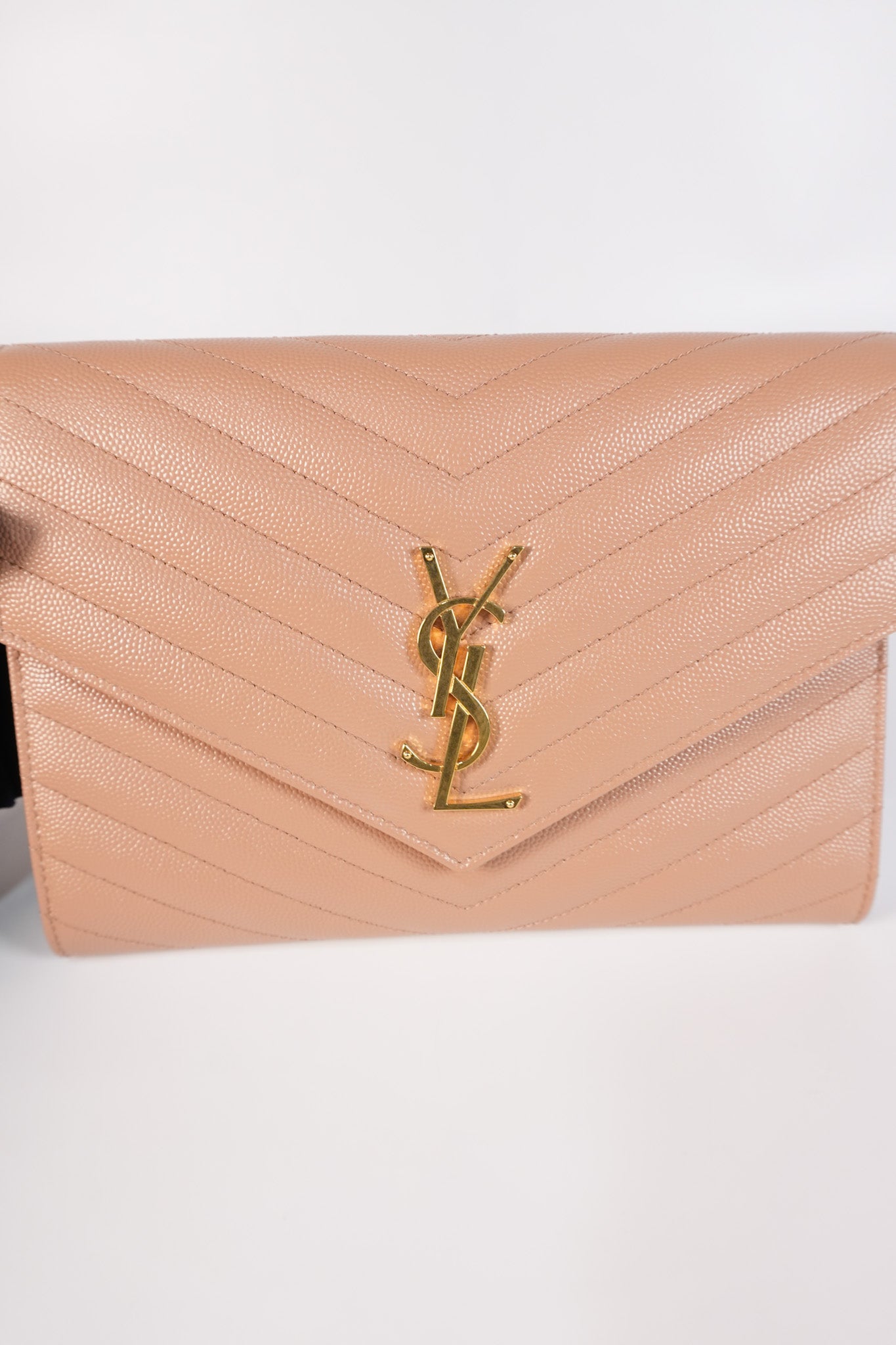 Envelope Clutch Bag in Beige Grain De Poudre Leather & Gold Hardware | Purse Maison Luxury Bags Shop