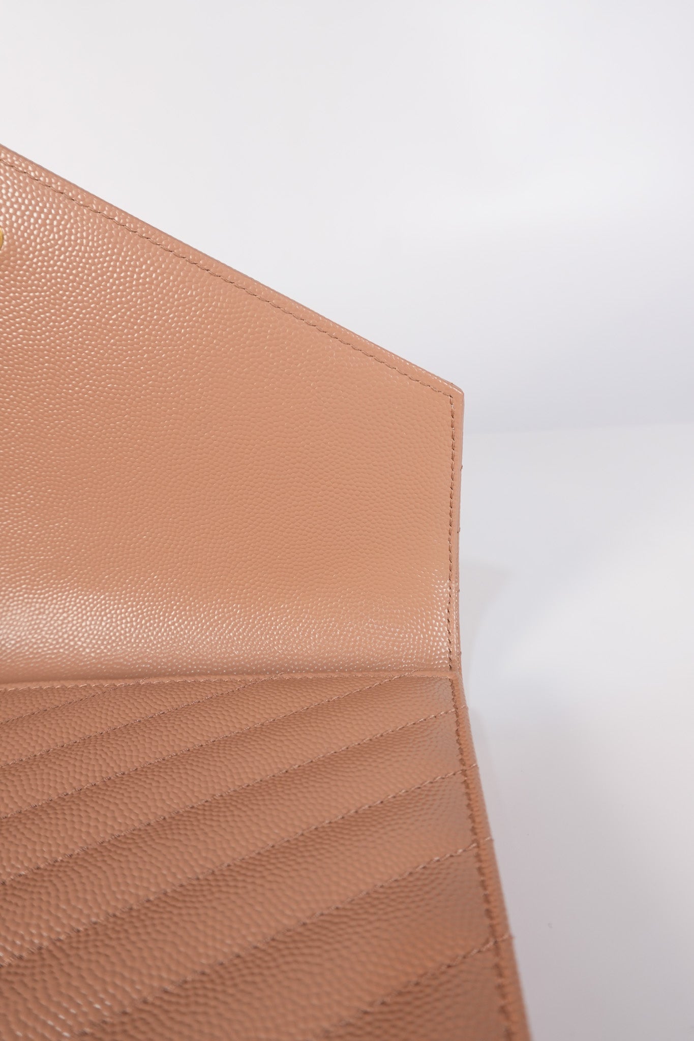 Envelope Clutch Bag in Beige Grain De Poudre Leather & Gold Hardware | Purse Maison Luxury Bags Shop