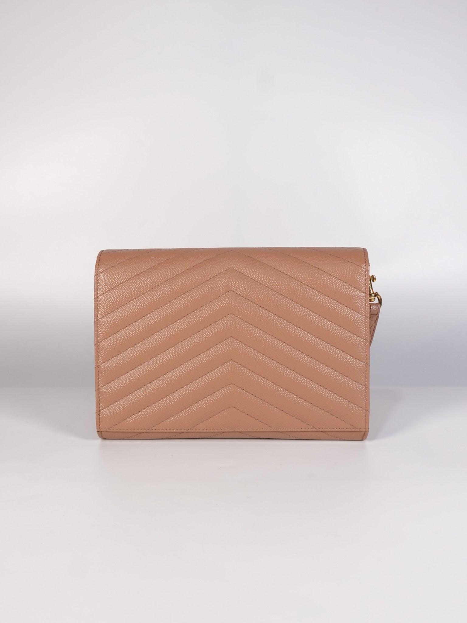 Envelope Clutch Bag in Beige Grain De Poudre Leather & Gold Hardware | Purse Maison Luxury Bags Shop