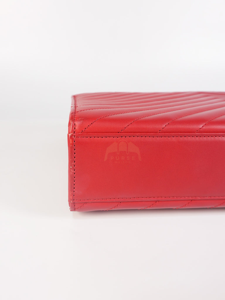 Envelope Large in Red Smooth Chevron Leather and Gold Hardware Shoulder Bag | Purse Maison Luxury Bags Shop