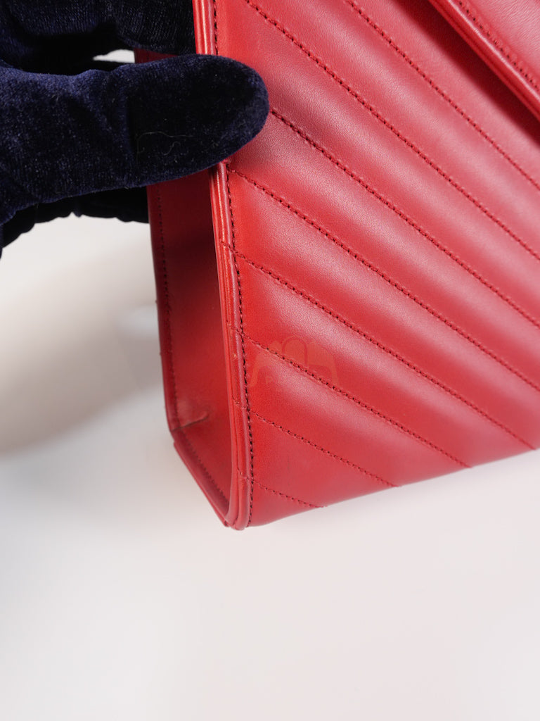 Envelope Large in Red Smooth Chevron Leather and Gold Hardware Shoulder Bag | Purse Maison Luxury Bags Shop