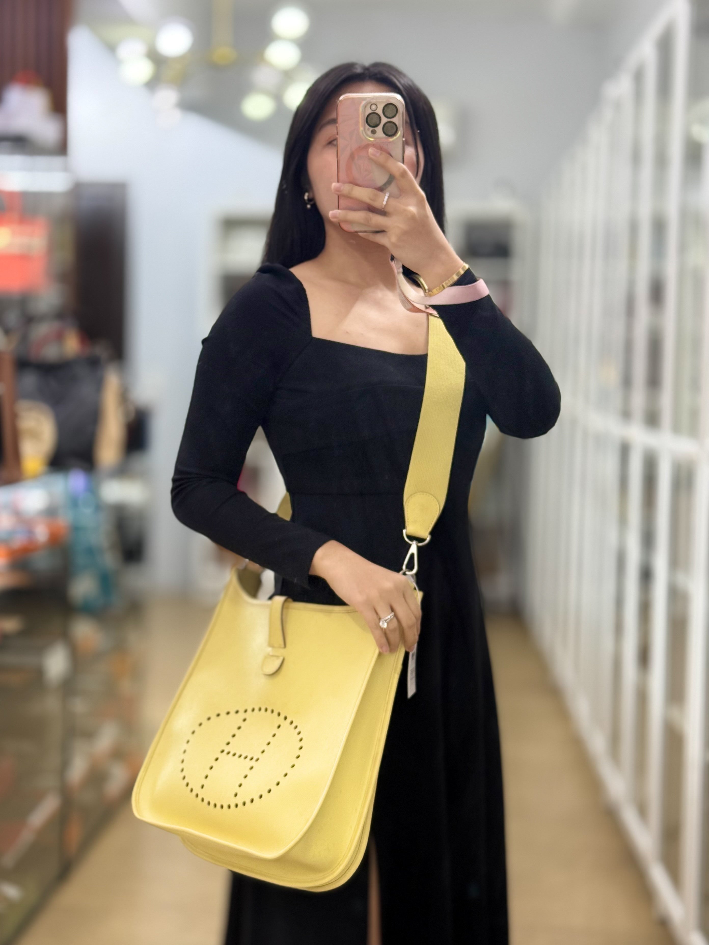 Evelyne III PM Jaune Poussin Clemence in Palladium Hardware Stamp T | Purse Maison Luxury Bags Shop