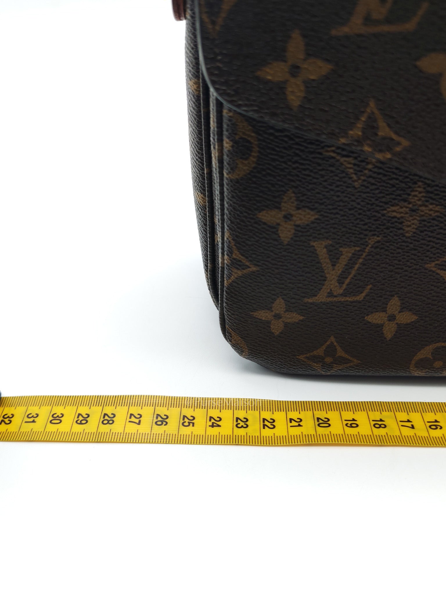 Pochette Metis in Monogram Canvas and Gold Hardware (Datecode: SR0138)